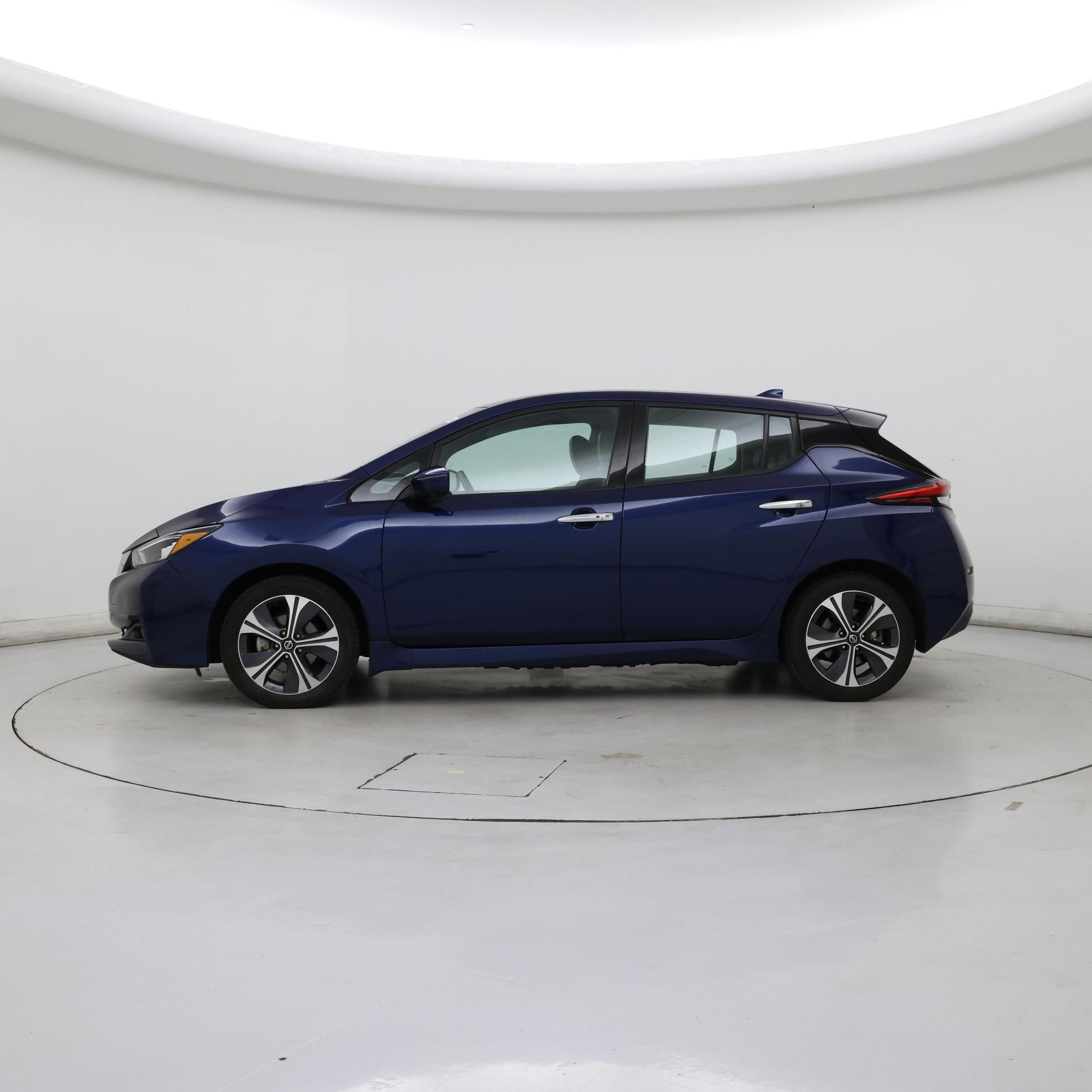 Thumbnail: 2020 Nissan Leaf - 3