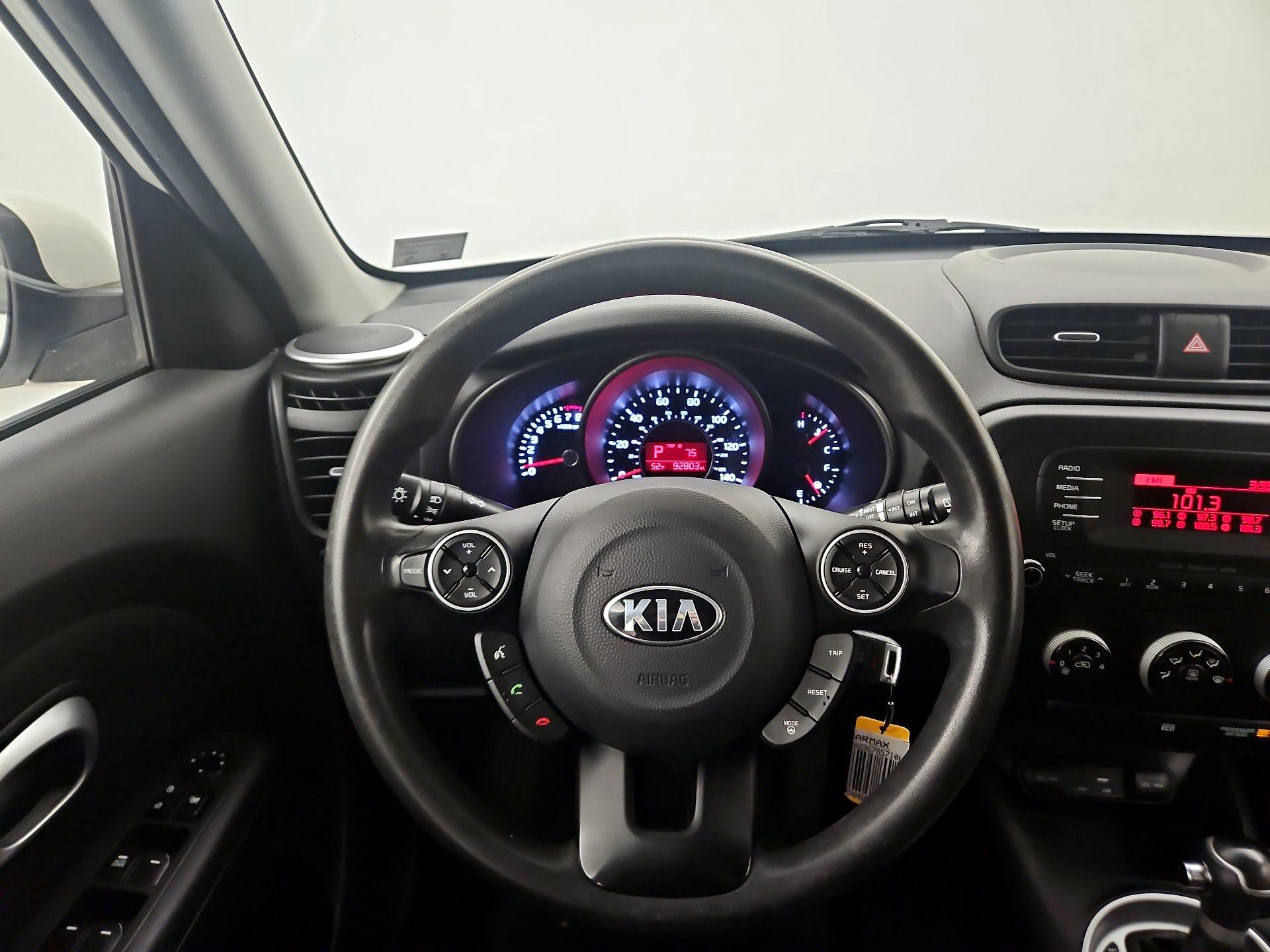 Thumbnail: 2016 Kia Soul - 10