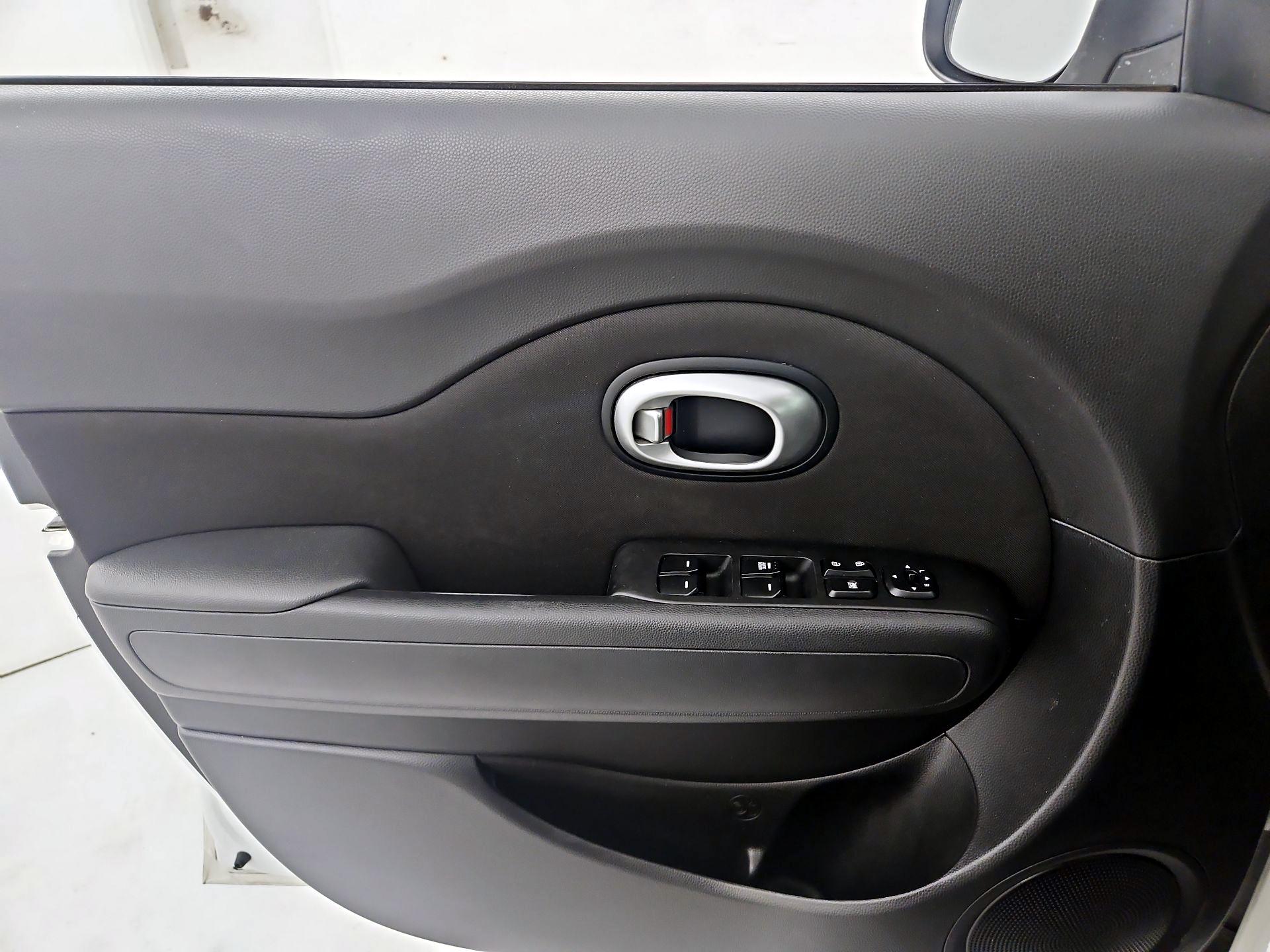 Thumbnail: 2016 Kia Soul - 12