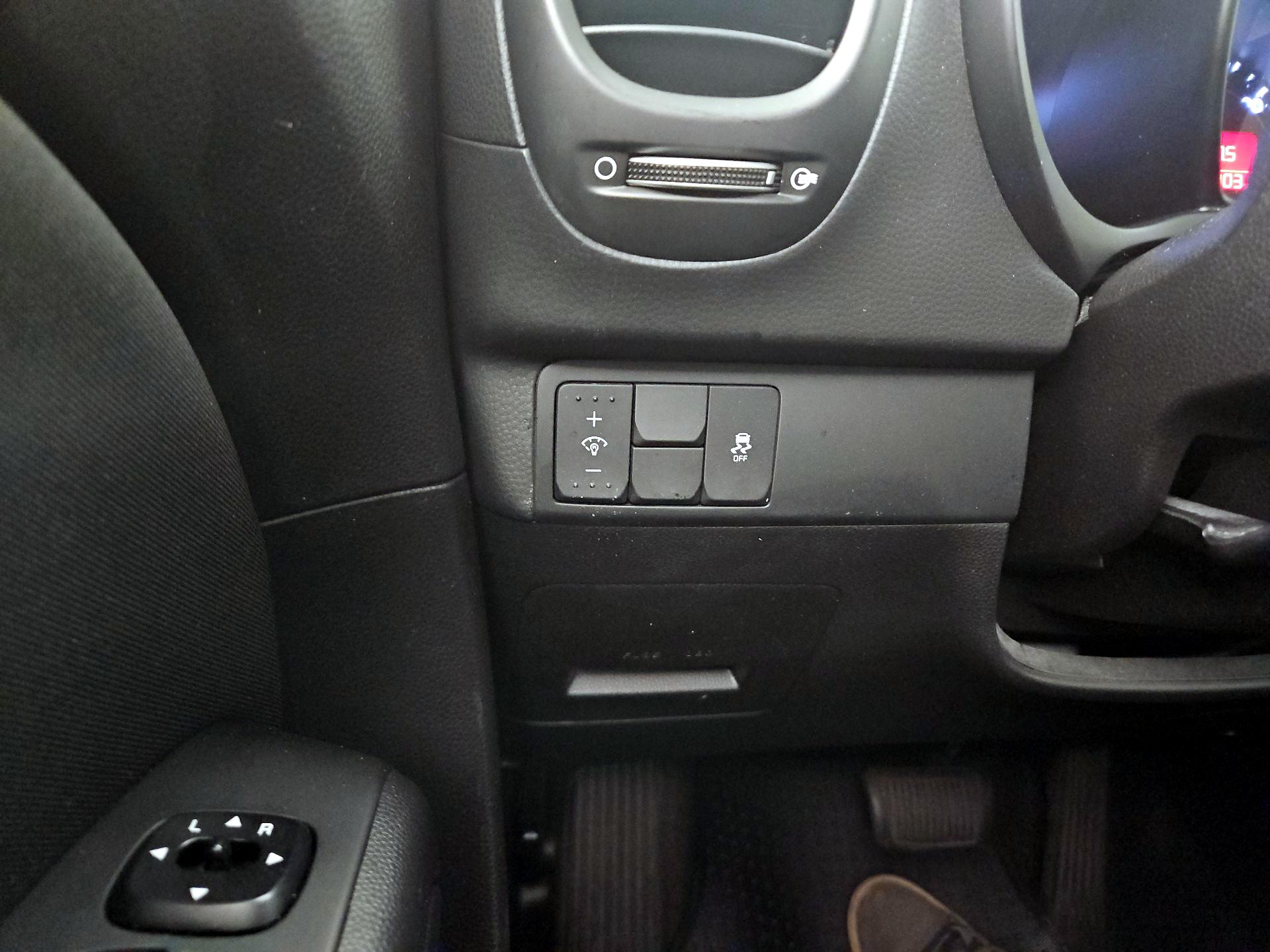 Thumbnail: 2016 Kia Soul - 13