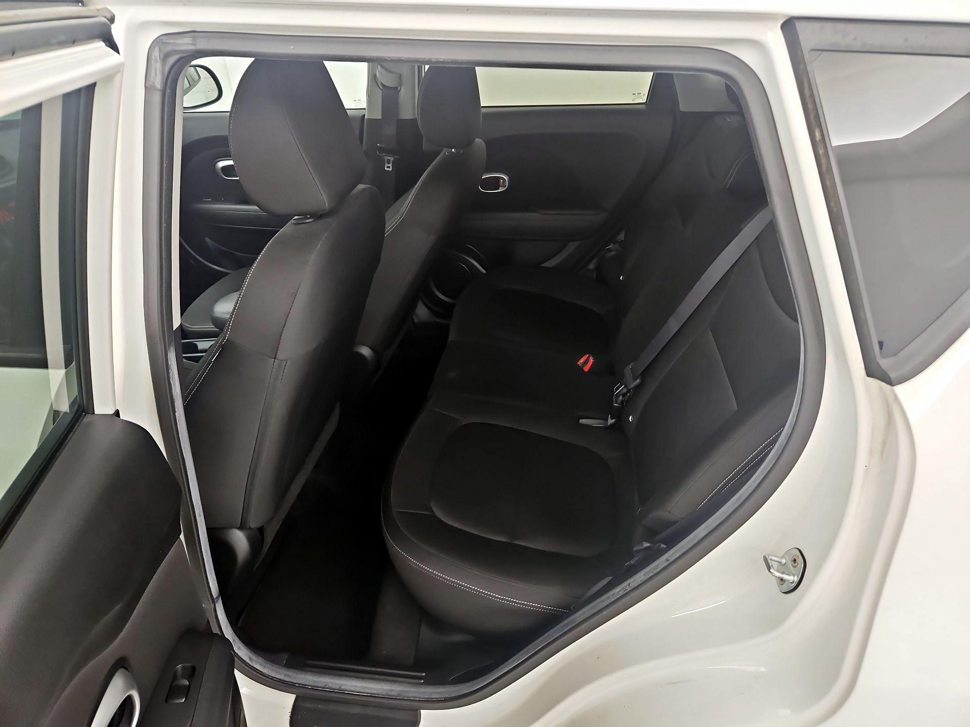 Thumbnail: 2016 Kia Soul - 18