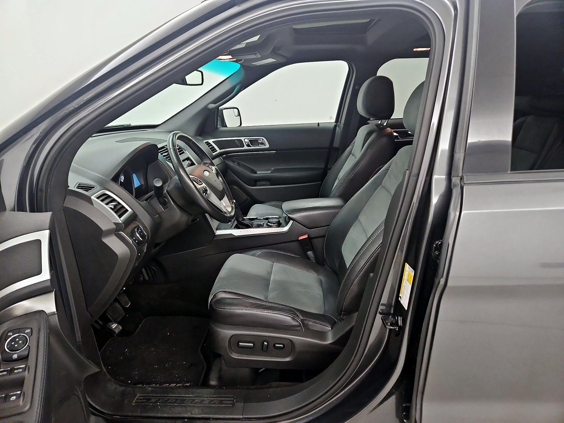 Thumbnail: 2015 Ford Explorer - 11