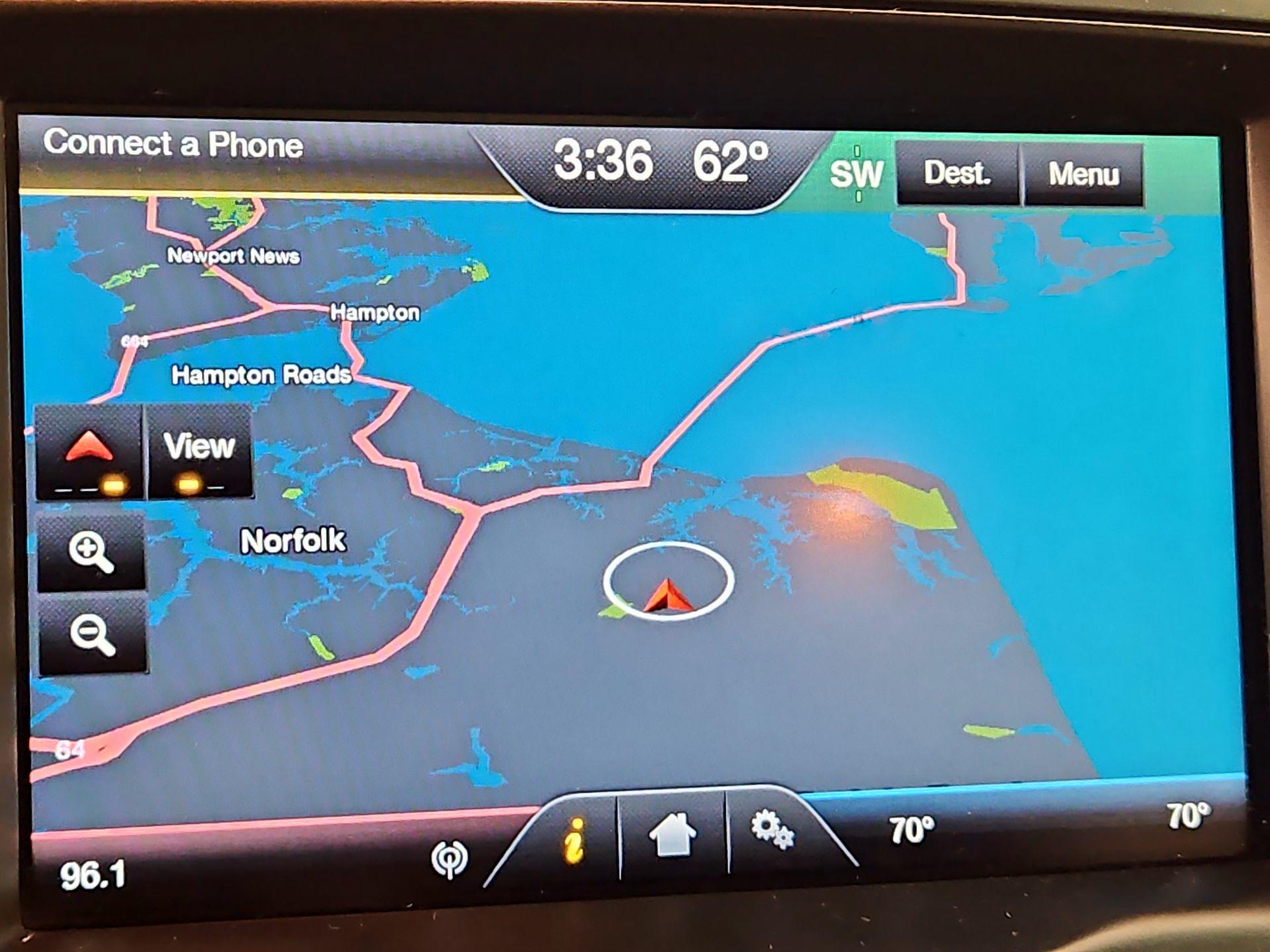 Thumbnail: 2015 Ford Explorer - 14