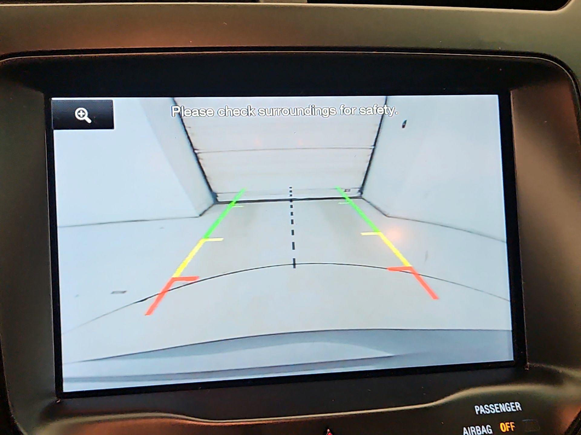 Thumbnail: 2015 Ford Explorer - 15