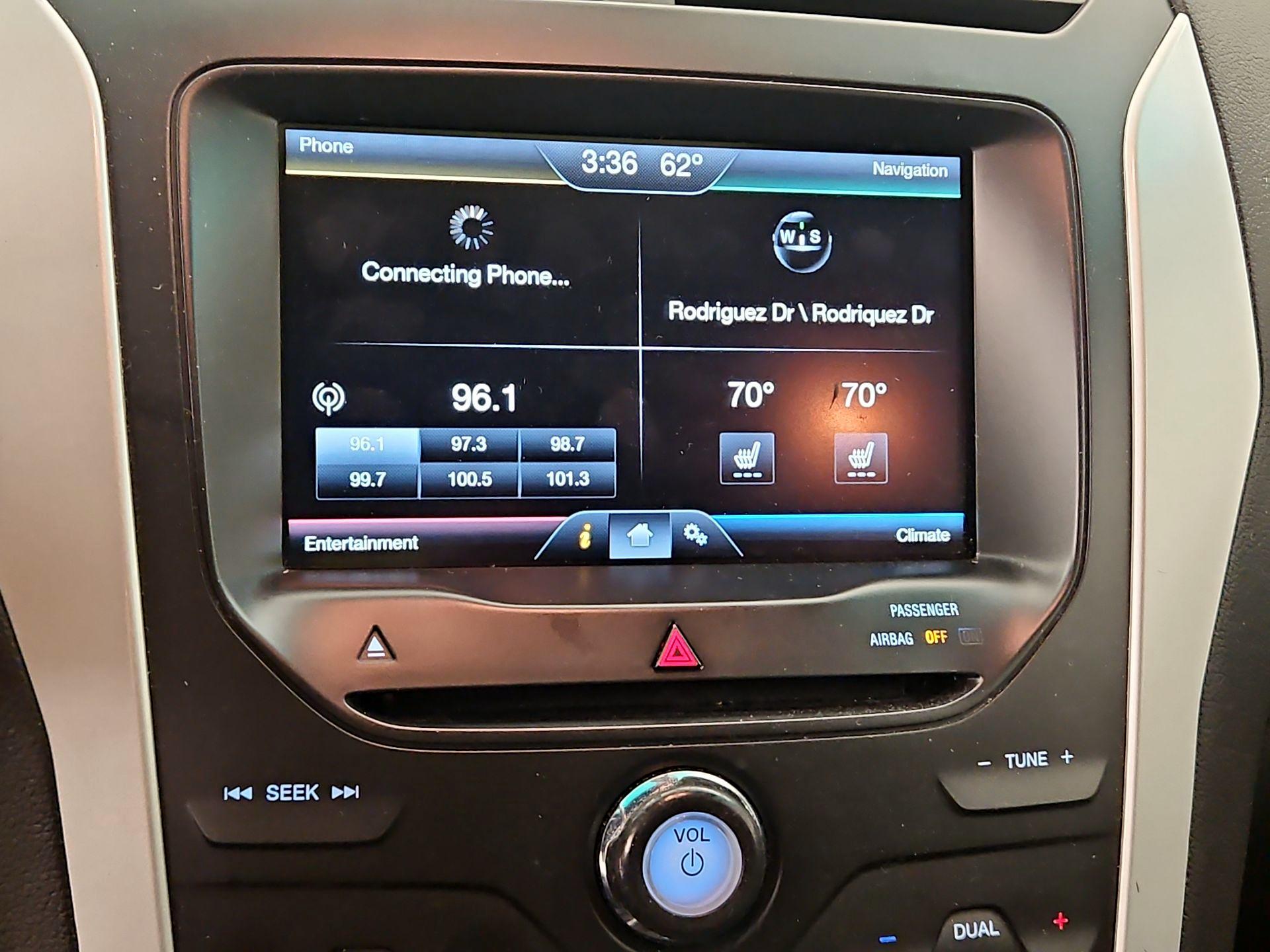 Thumbnail: 2015 Ford Explorer - 16