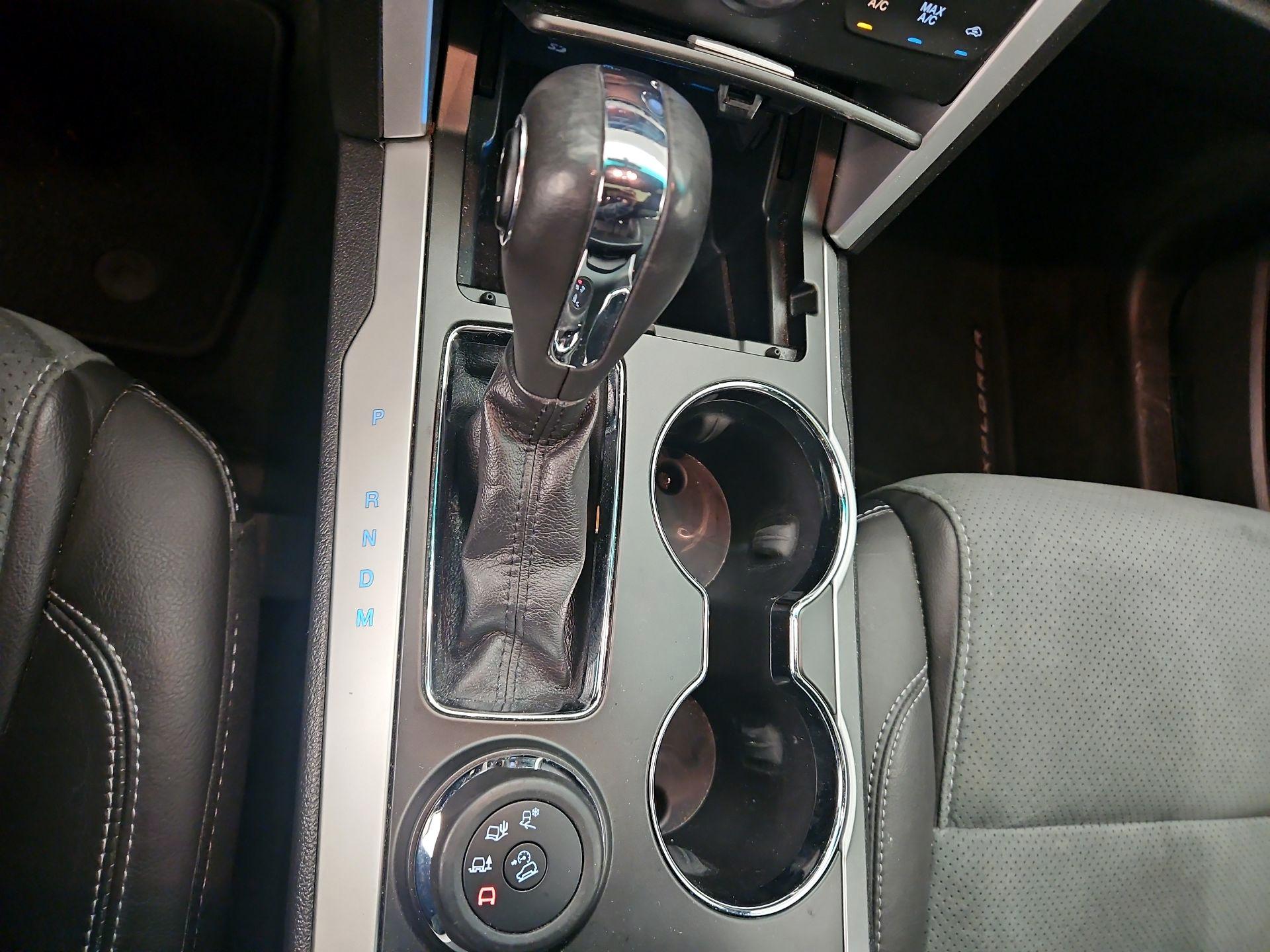 Thumbnail: 2015 Ford Explorer - 18