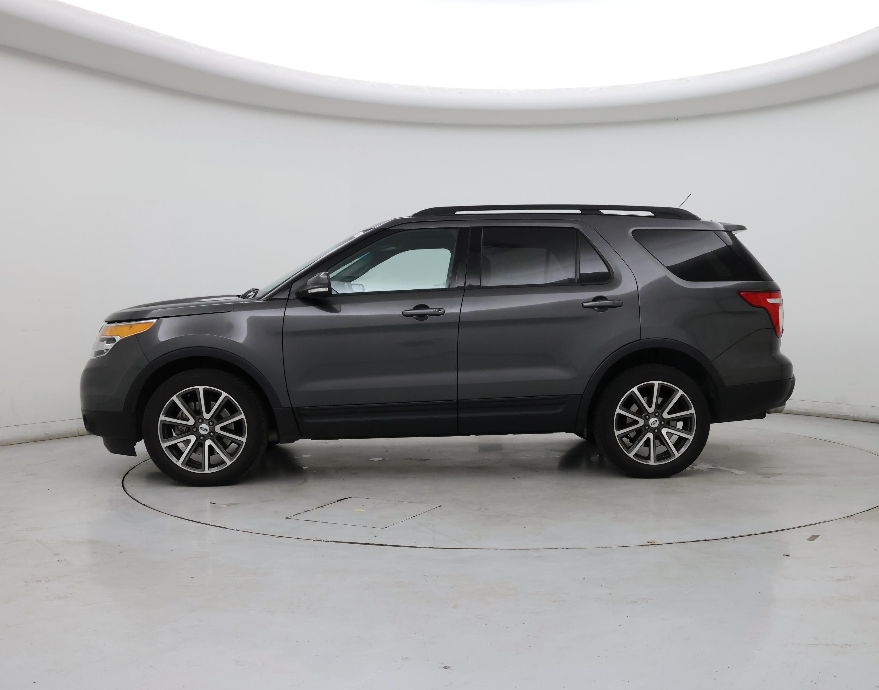 Thumbnail: 2015 Ford Explorer - 3