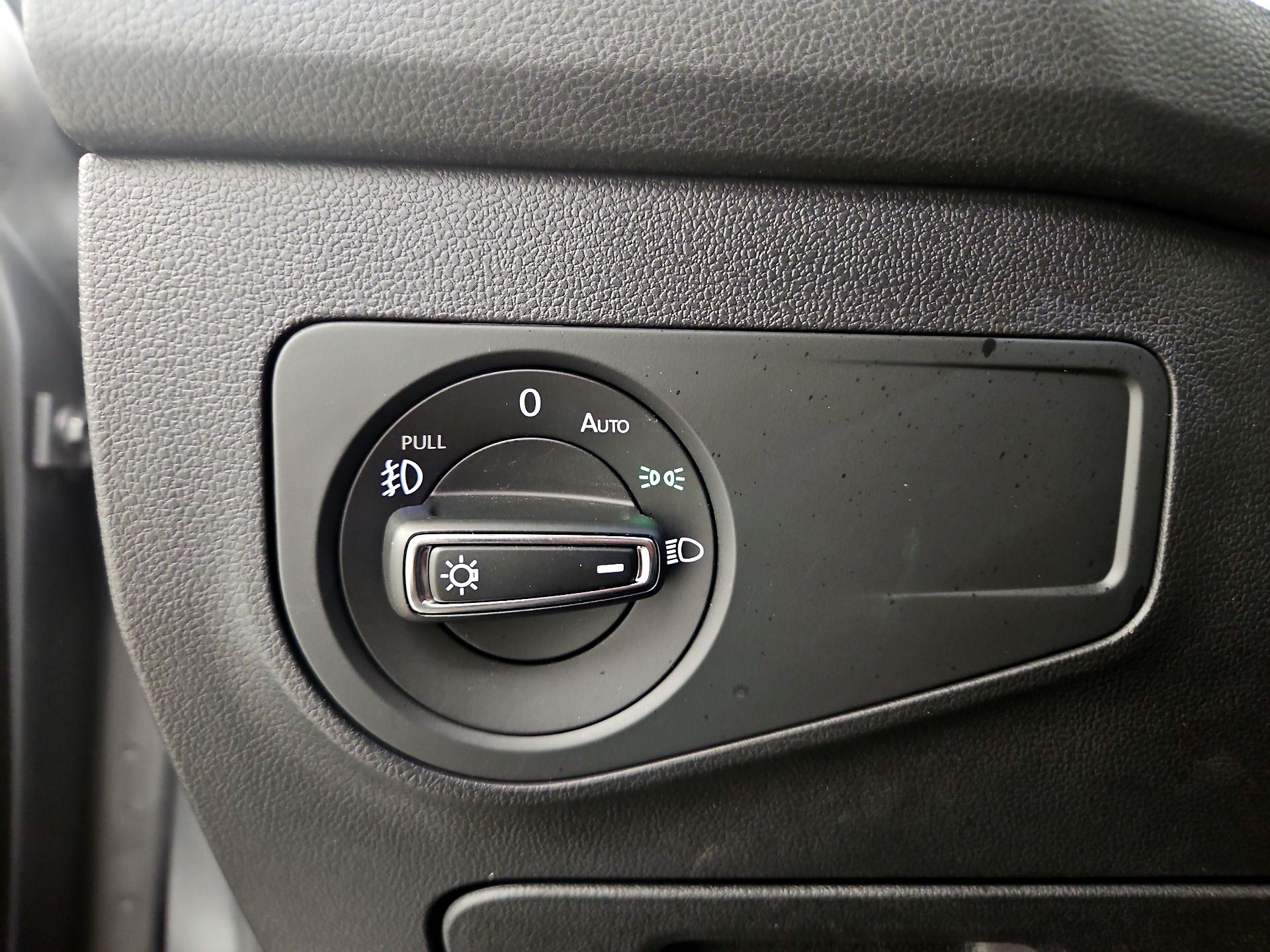 Thumbnail: 2021 Volkswagen Tiguan - 13