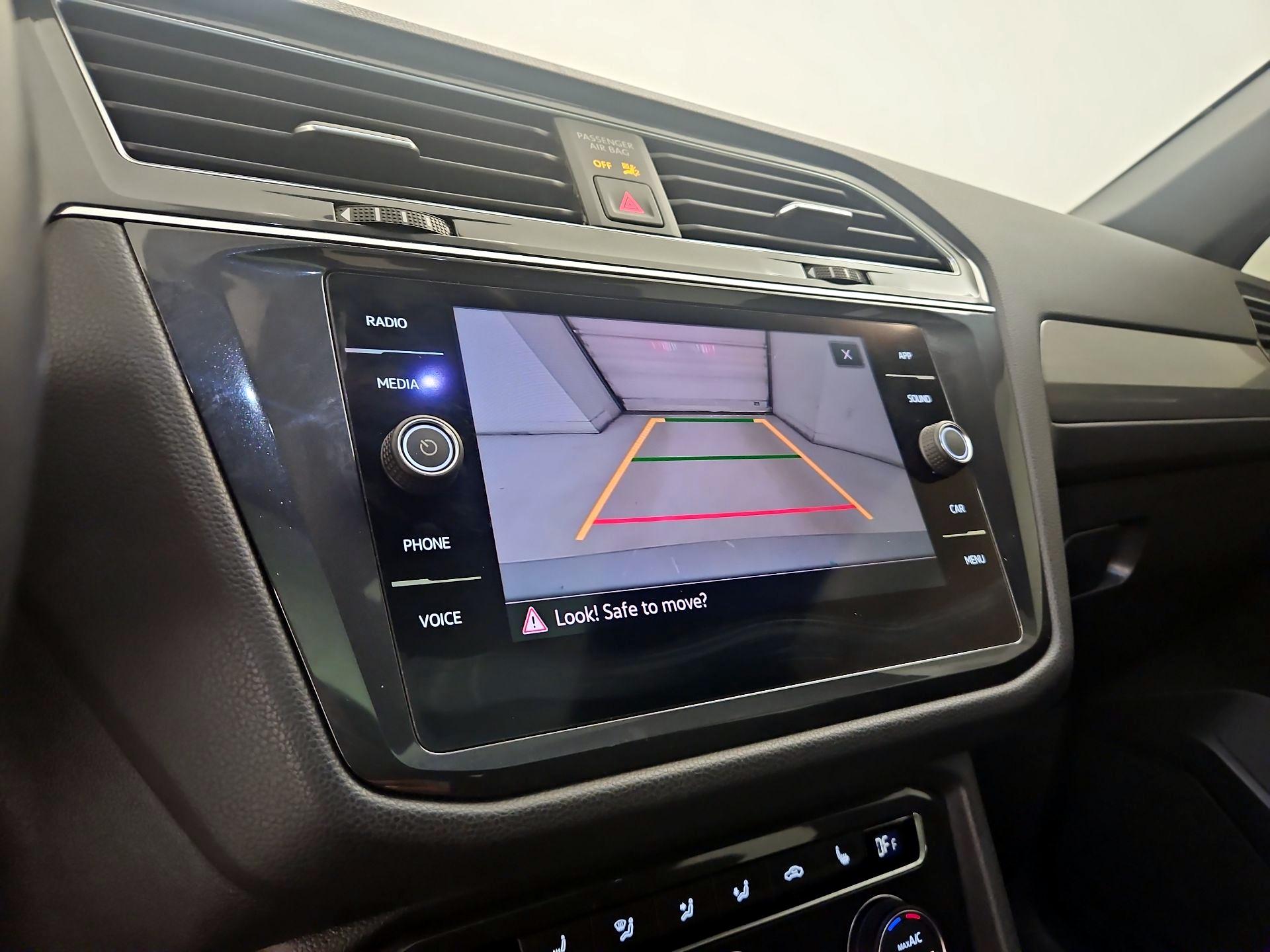 Thumbnail: 2021 Volkswagen Tiguan - 14