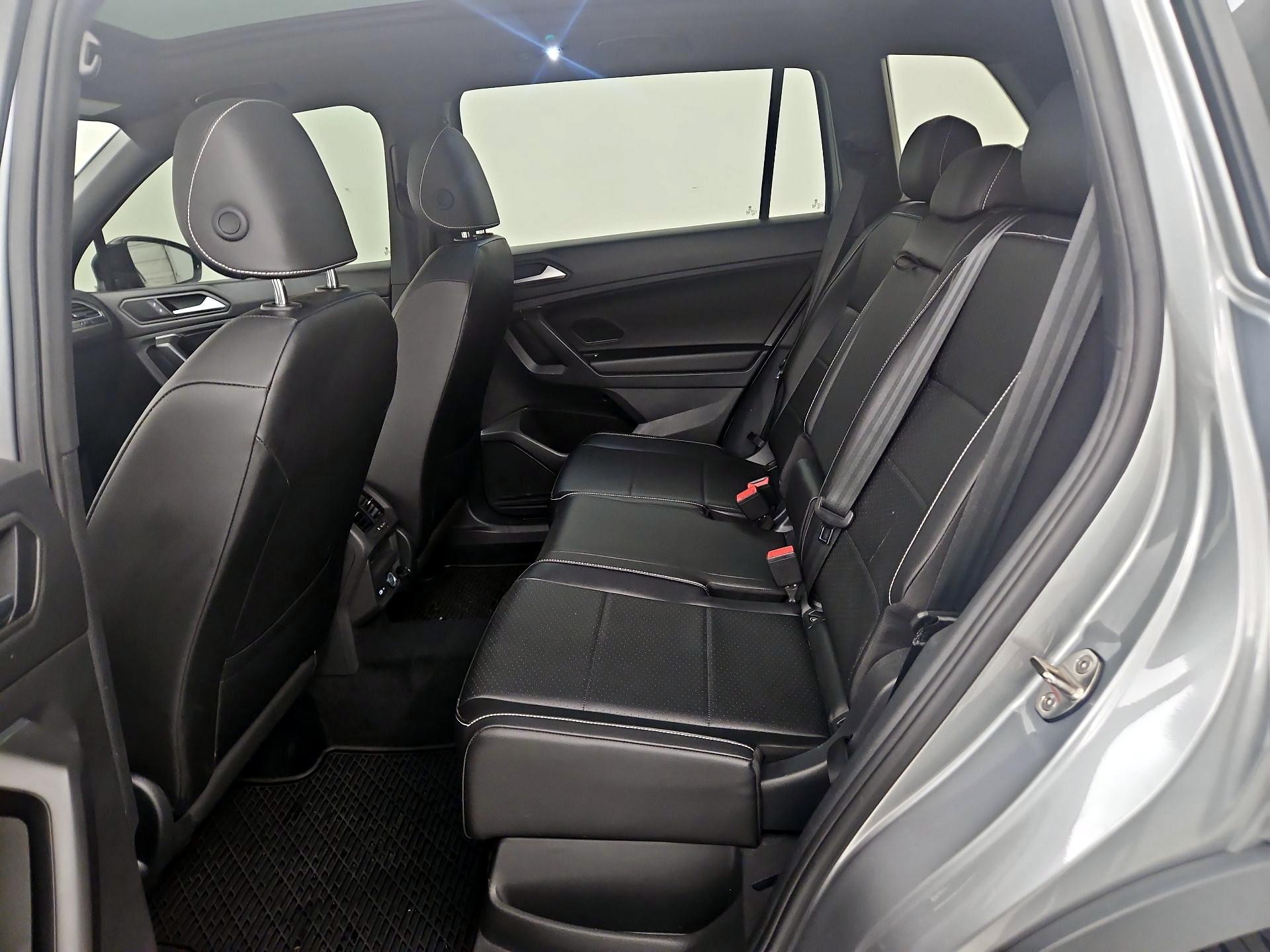 Thumbnail: 2021 Volkswagen Tiguan - 20