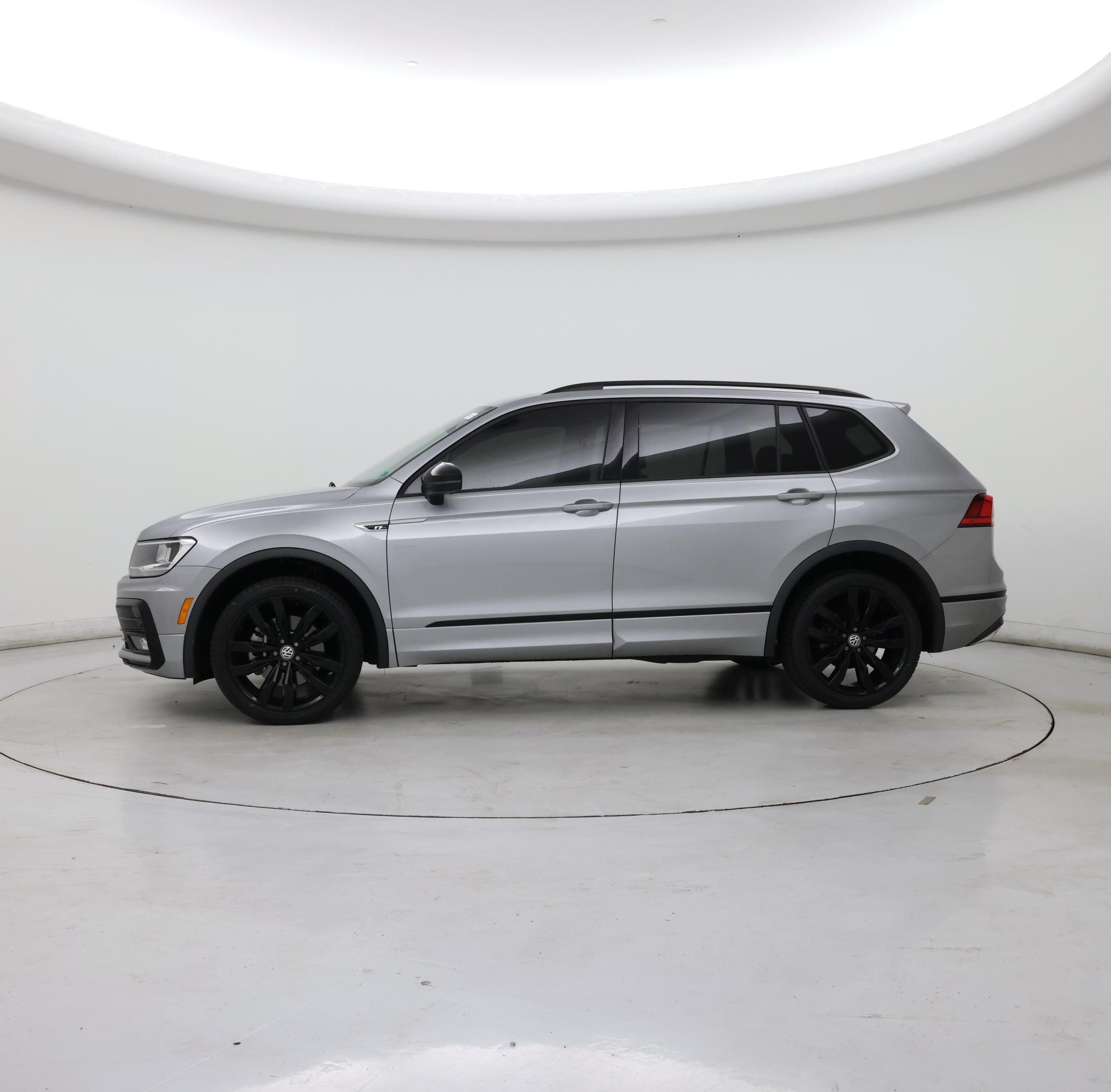 Thumbnail: 2021 Volkswagen Tiguan - 3