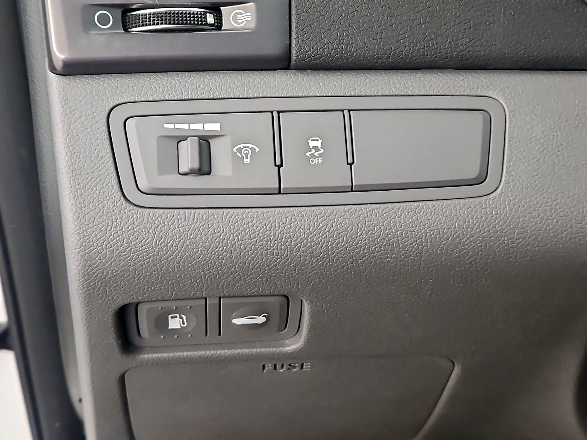 Thumbnail: 2015 Hyundai Sonata - 13