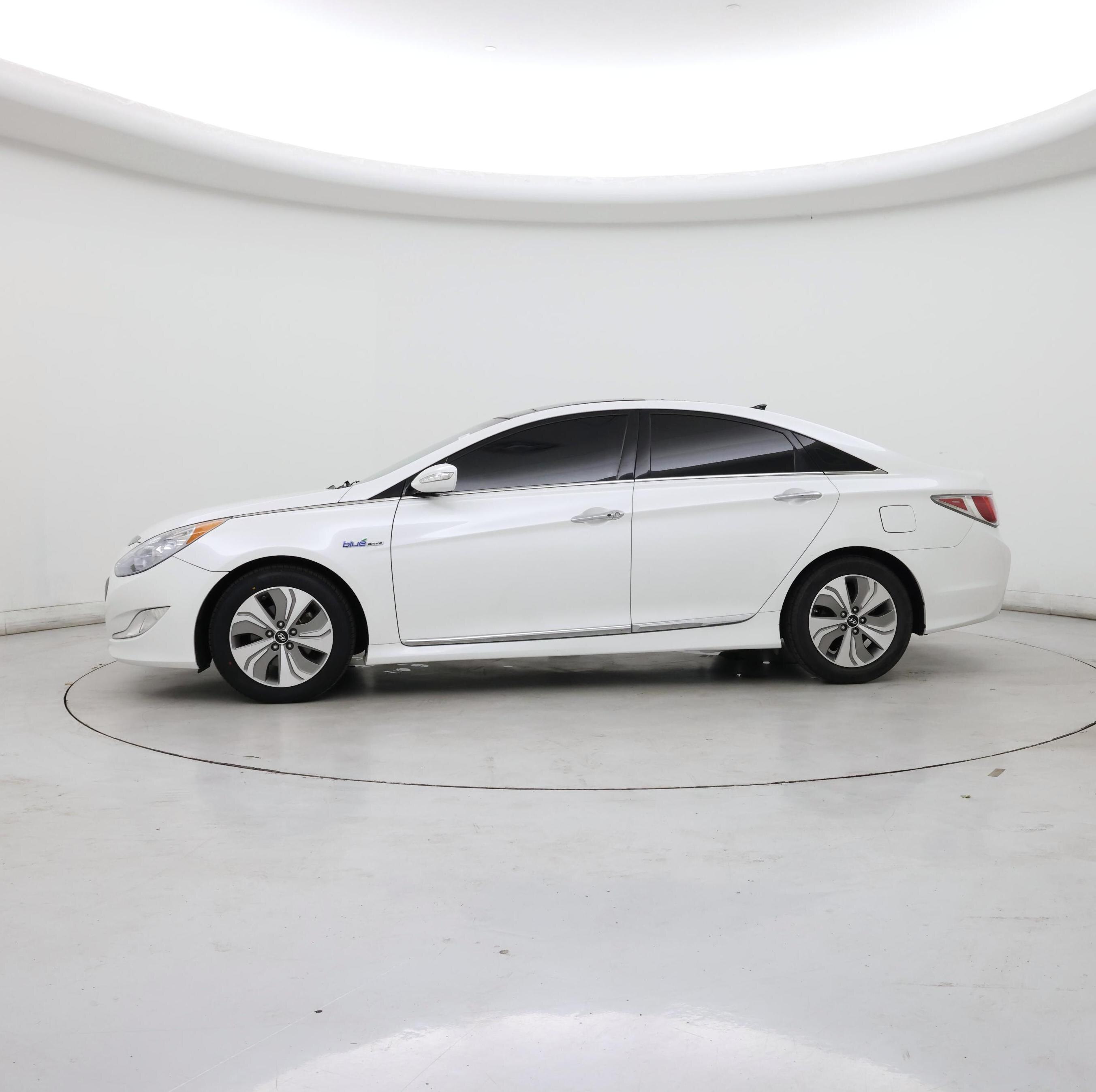 Thumbnail: 2015 Hyundai Sonata - 3