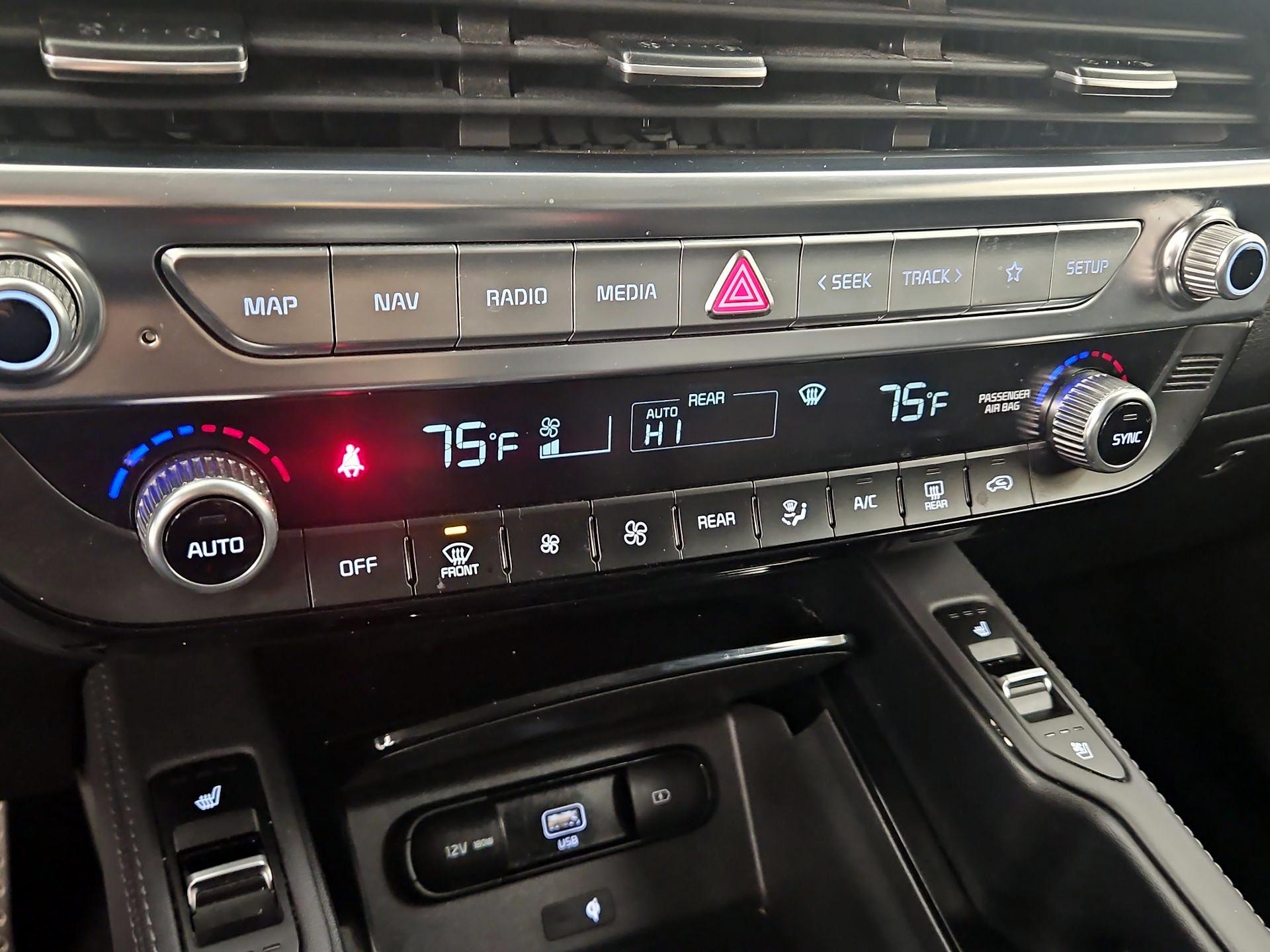 Thumbnail: 2020 Kia Telluride - 17