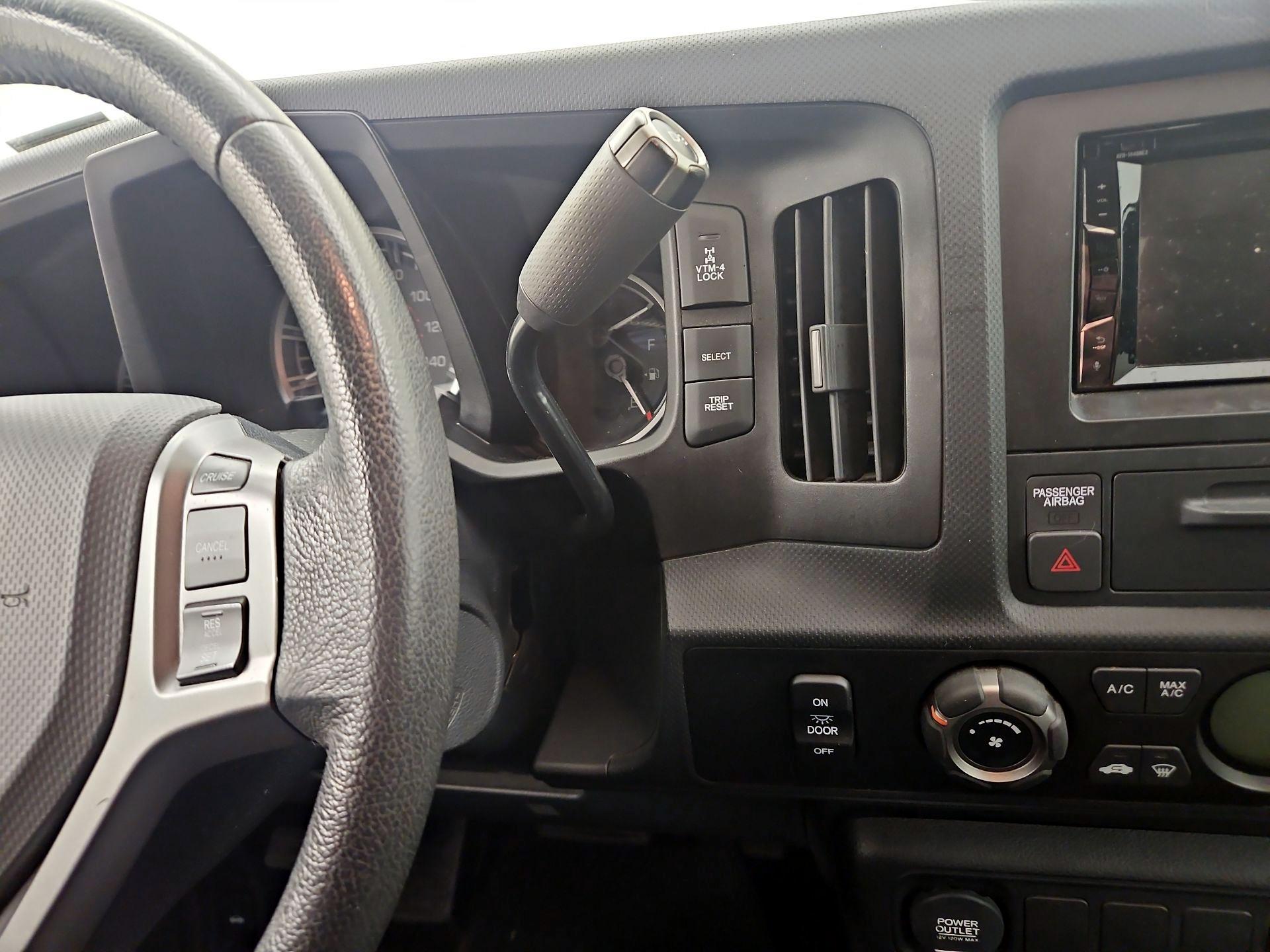 Thumbnail: 2014 Honda Ridgeline - 17