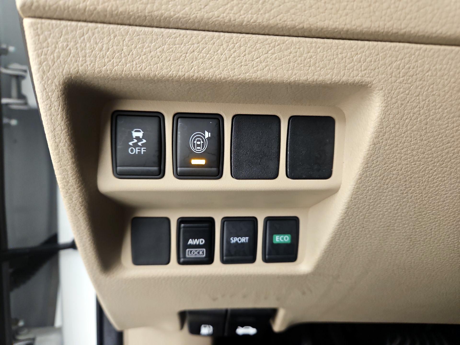 Thumbnail: 2017 Nissan Rogue - 13