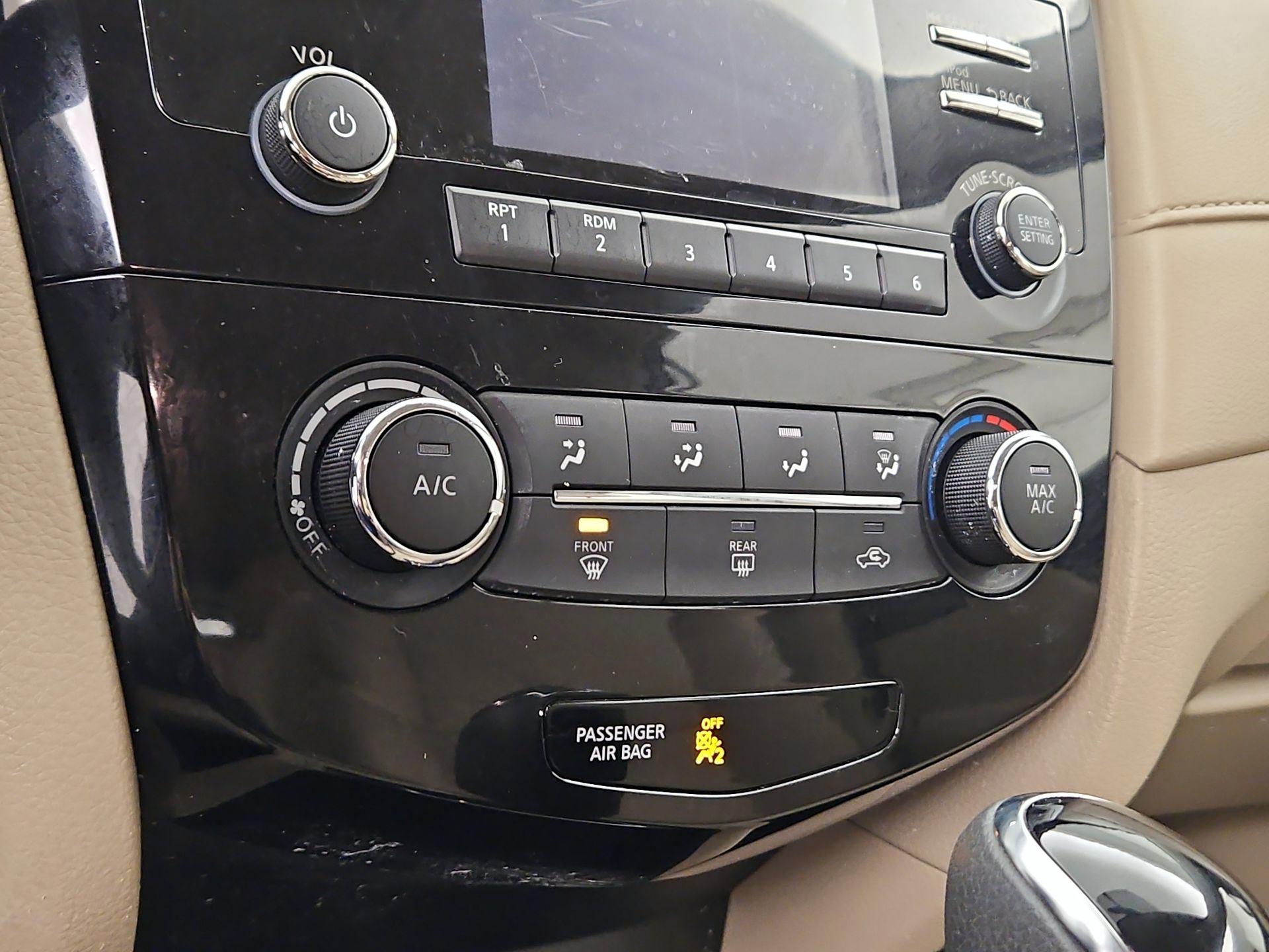 Thumbnail: 2017 Nissan Rogue - 16