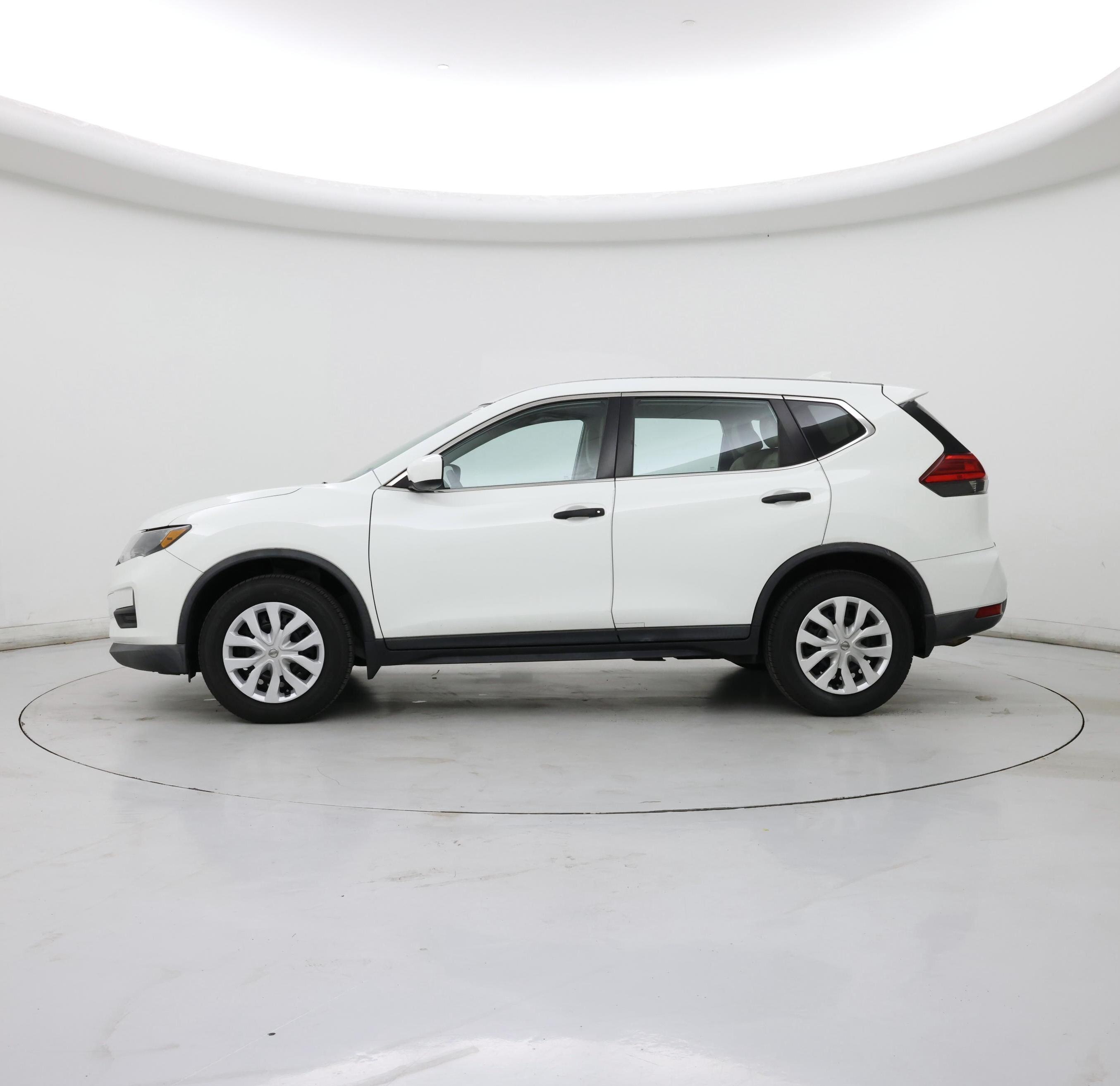 Thumbnail: 2017 Nissan Rogue - 3