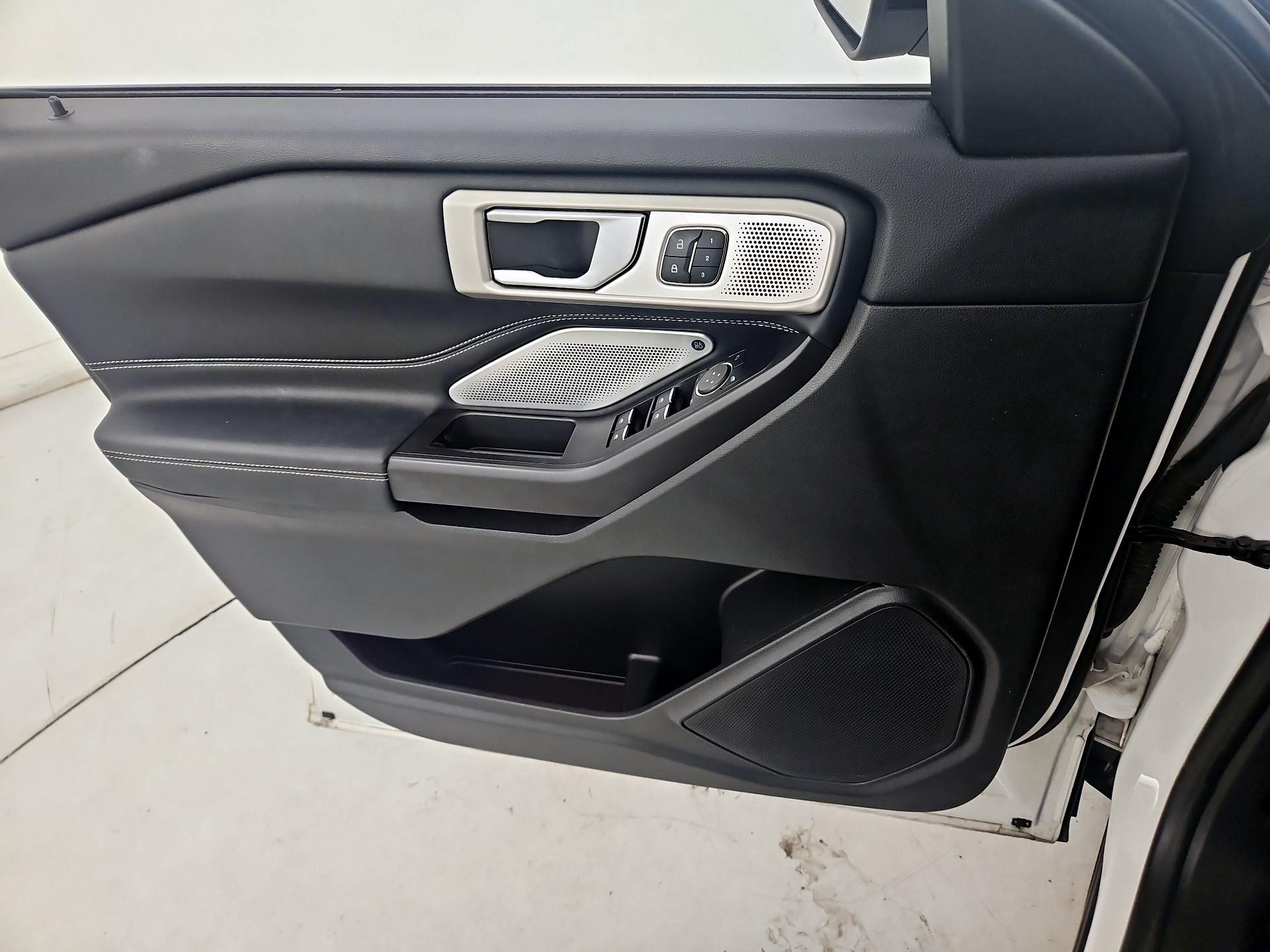 Thumbnail: 2020 Ford Explorer - 12