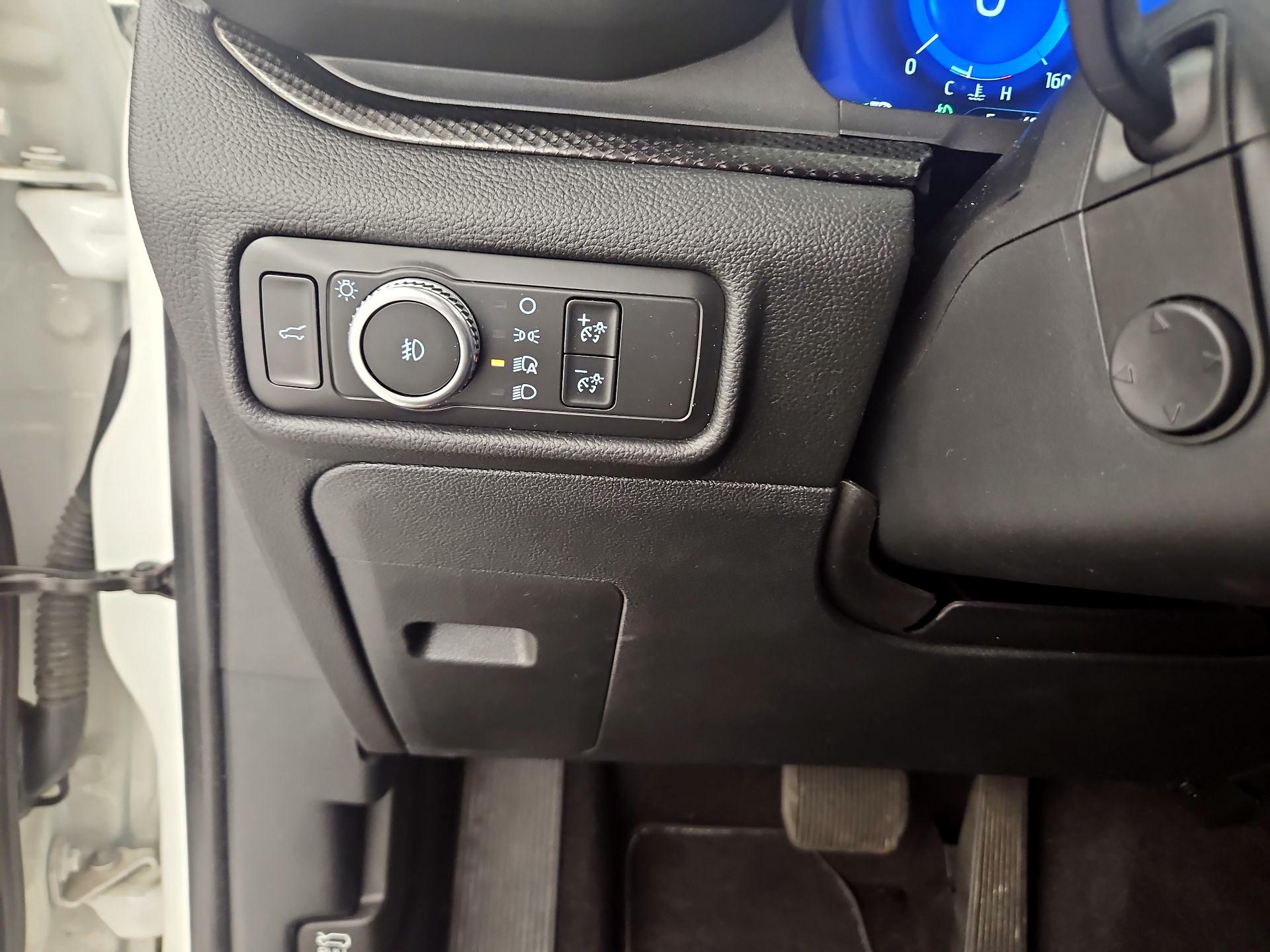 Thumbnail: 2020 Ford Explorer - 13