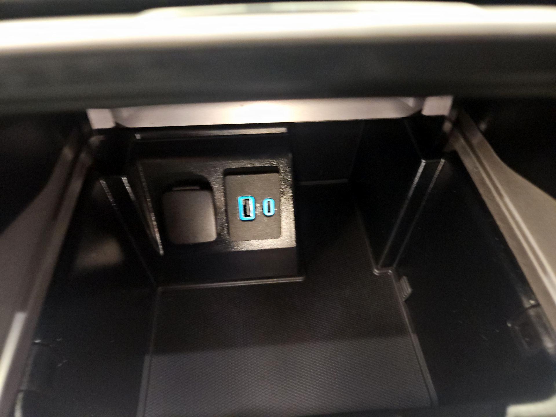 Thumbnail: 2020 Ford Explorer - 19