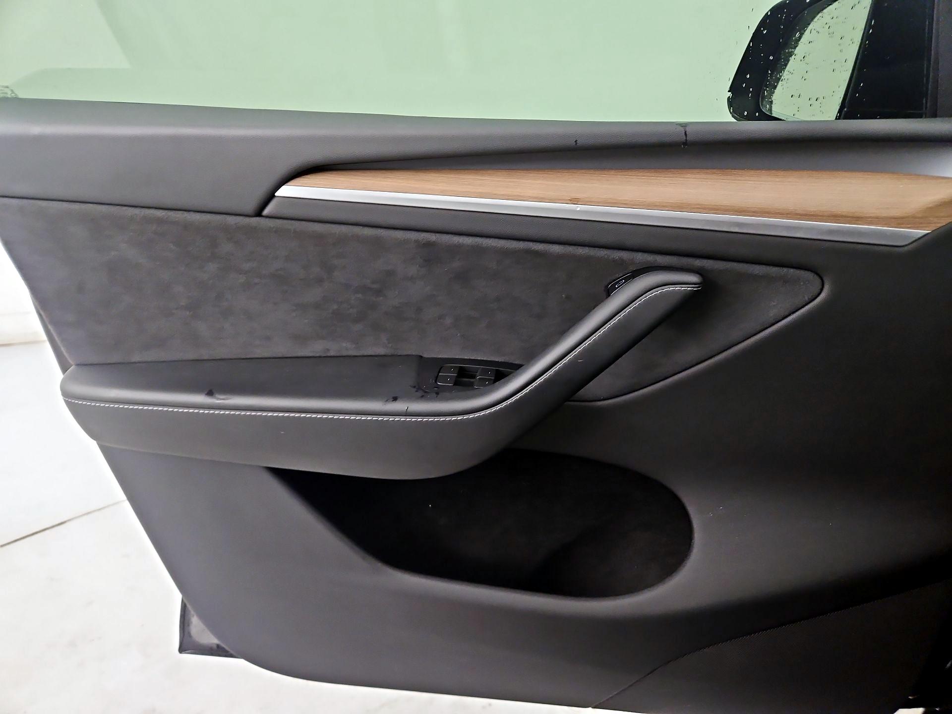 Thumbnail: 2023 Tesla Model Y - 12