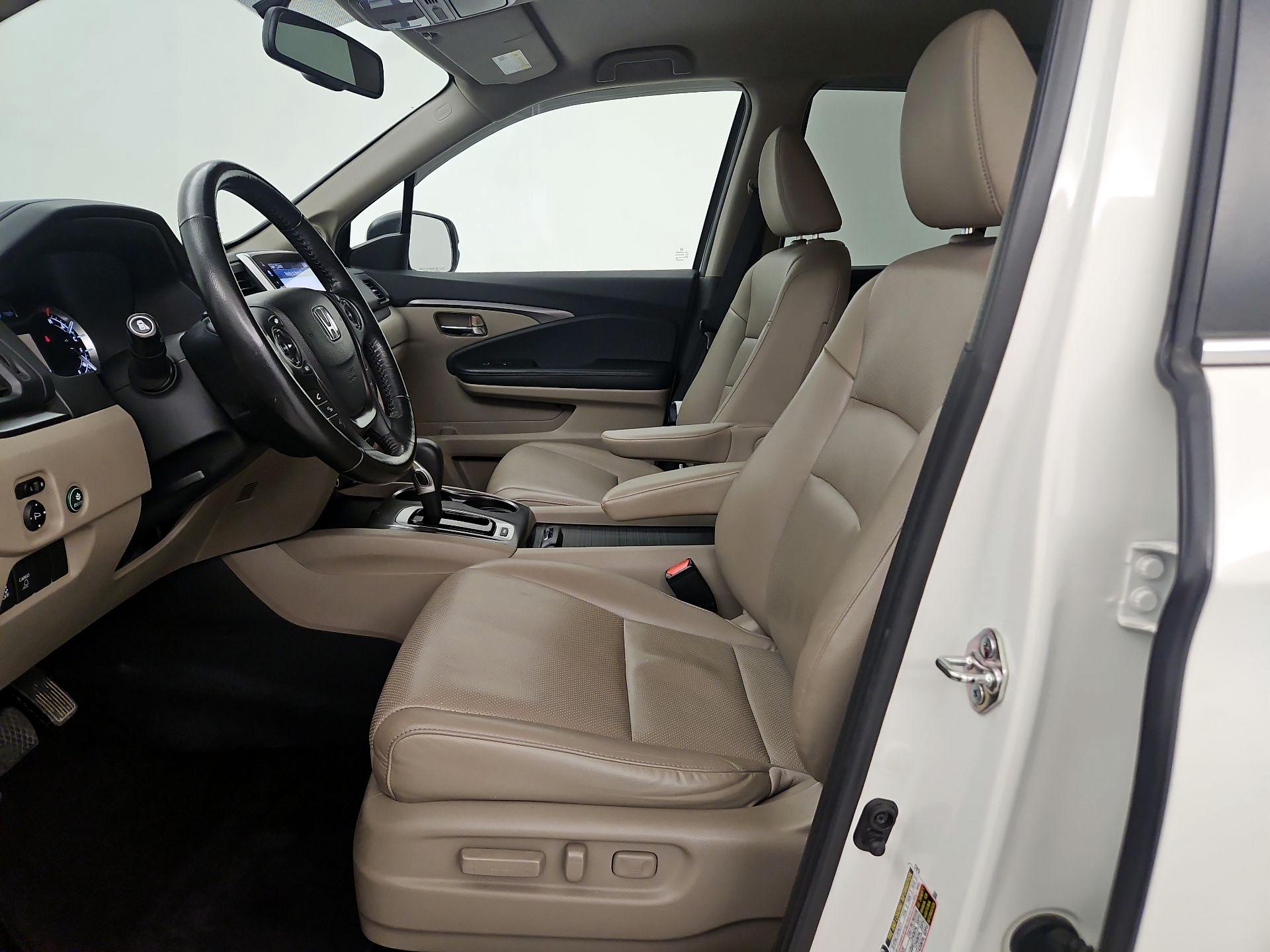 Thumbnail: 2017 Honda Ridgeline - 11