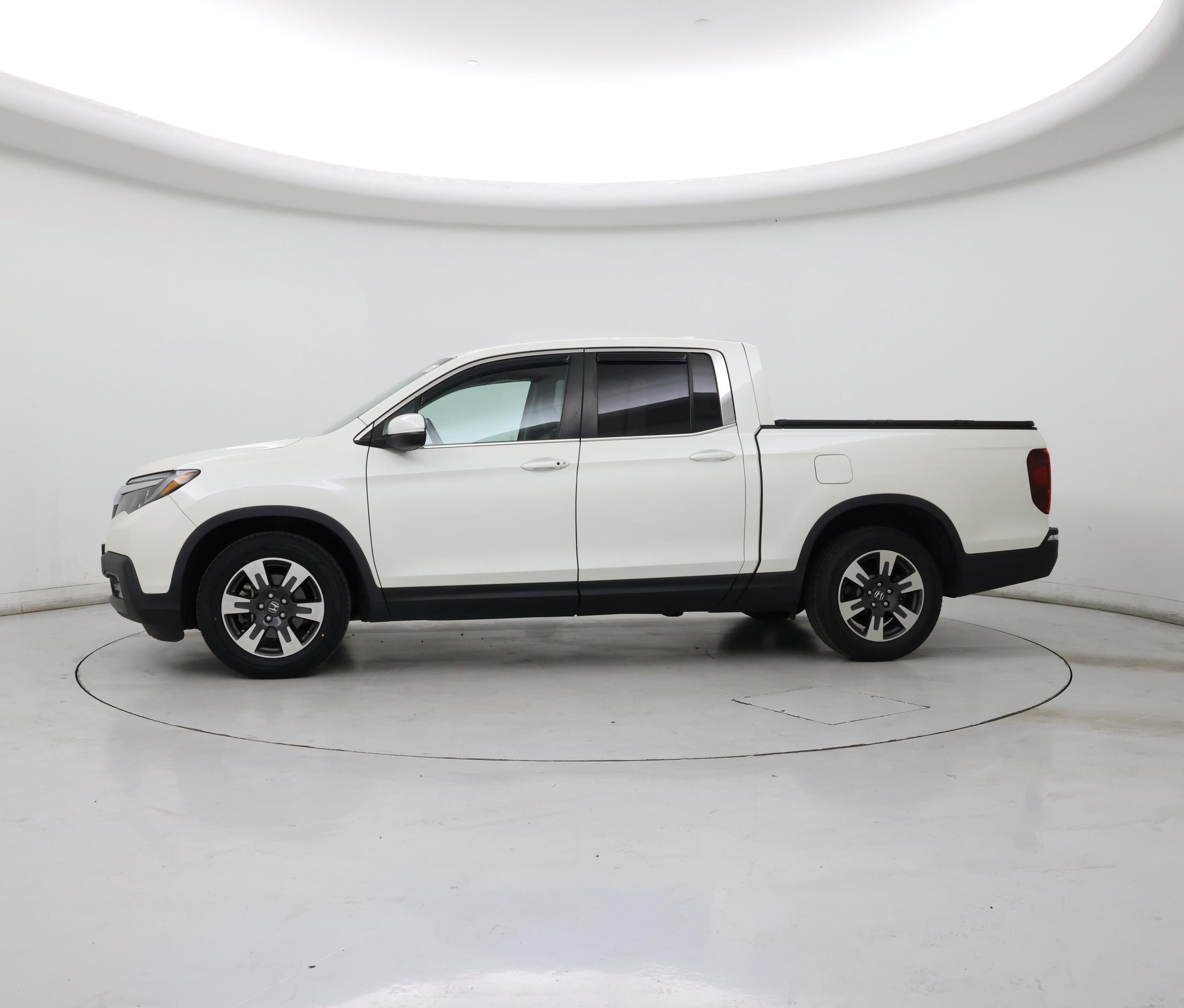 Thumbnail: 2017 Honda Ridgeline - 3