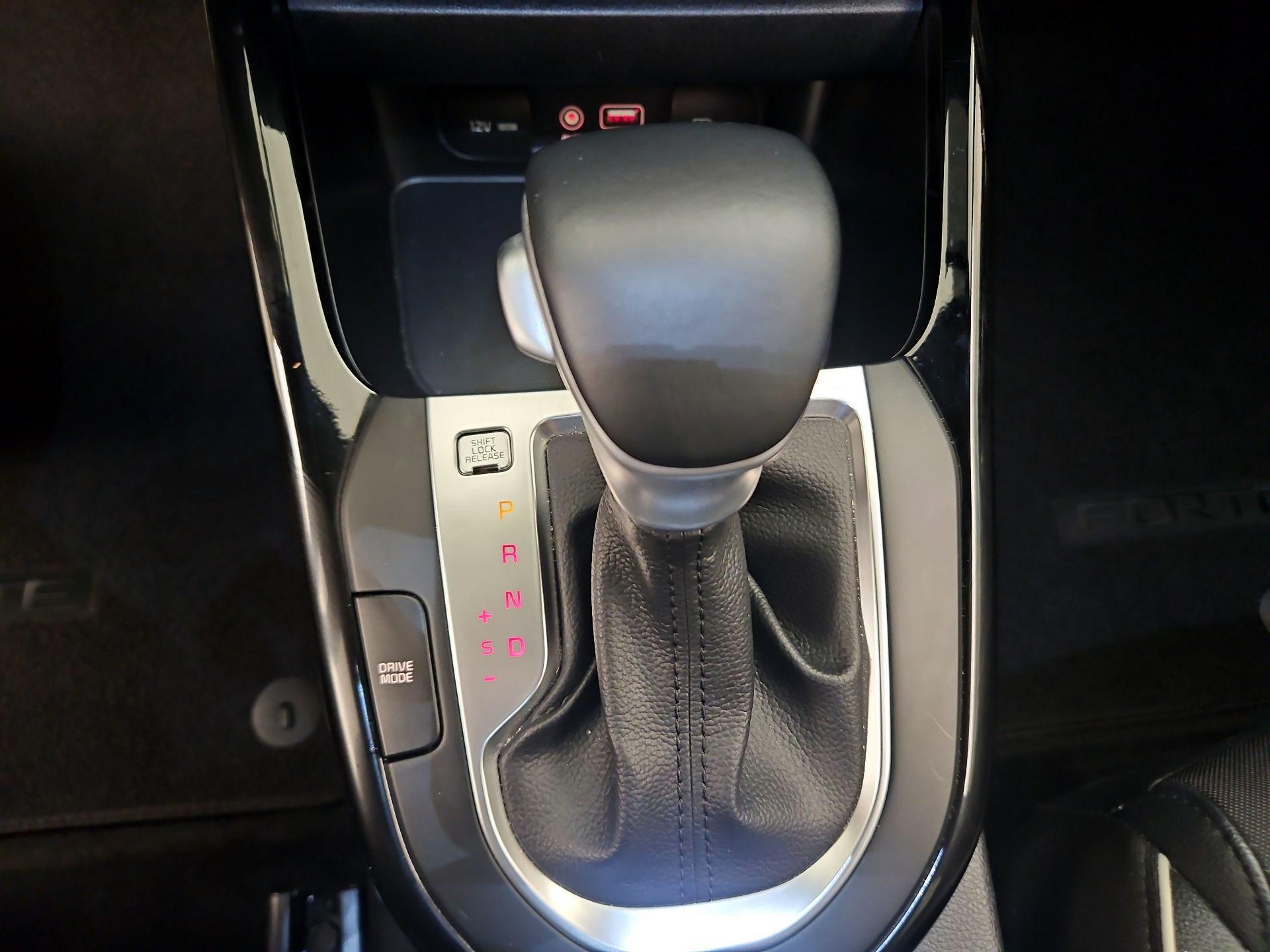 Thumbnail: 2021 Kia Forte - 17