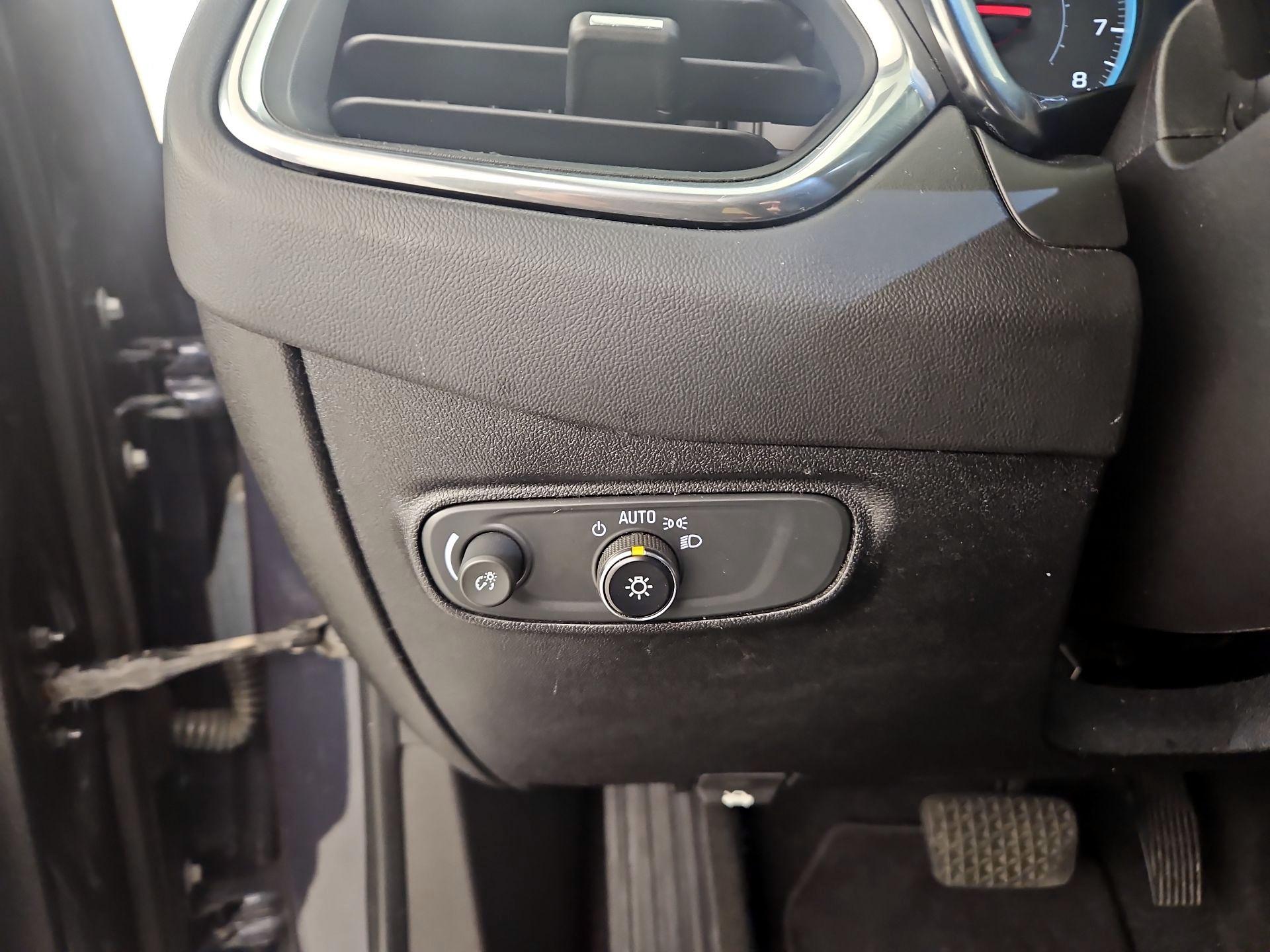 Thumbnail: 2018 Chevrolet Equinox - 13