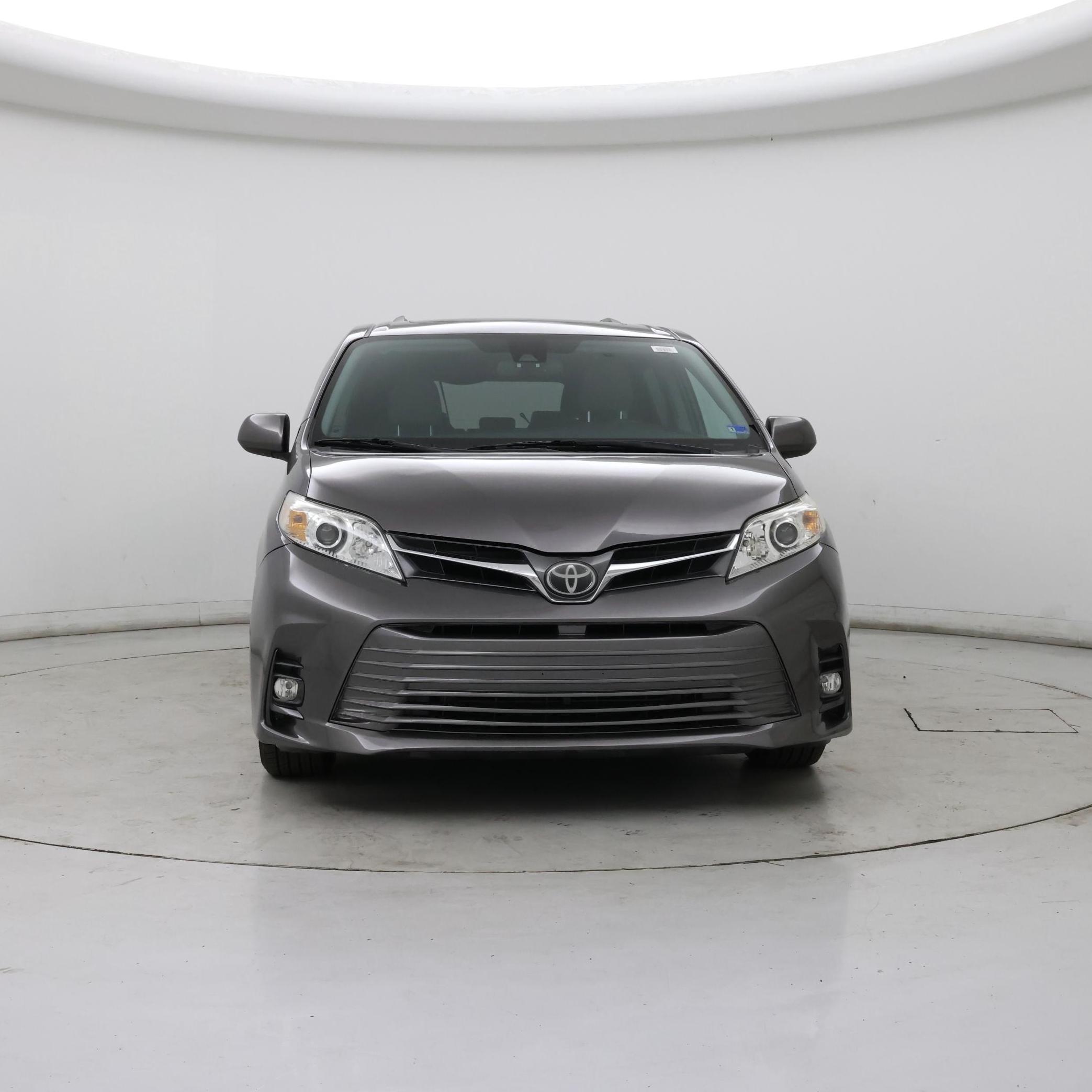 Thumbnail: 2018 Toyota Sienna - 5