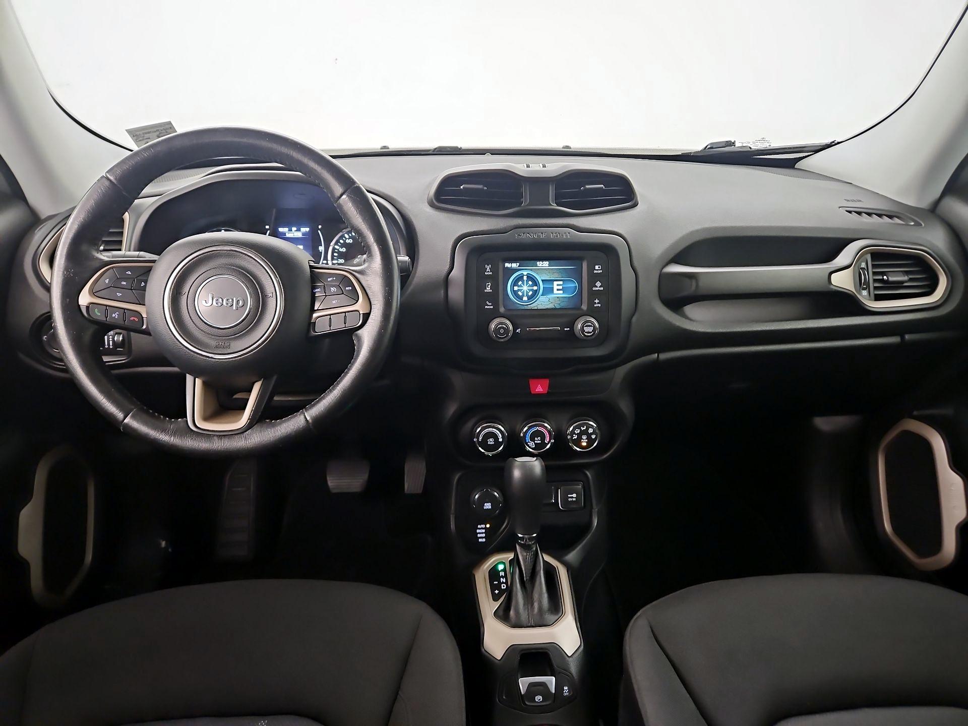 Thumbnail: 2016 Jeep Renegade - 9