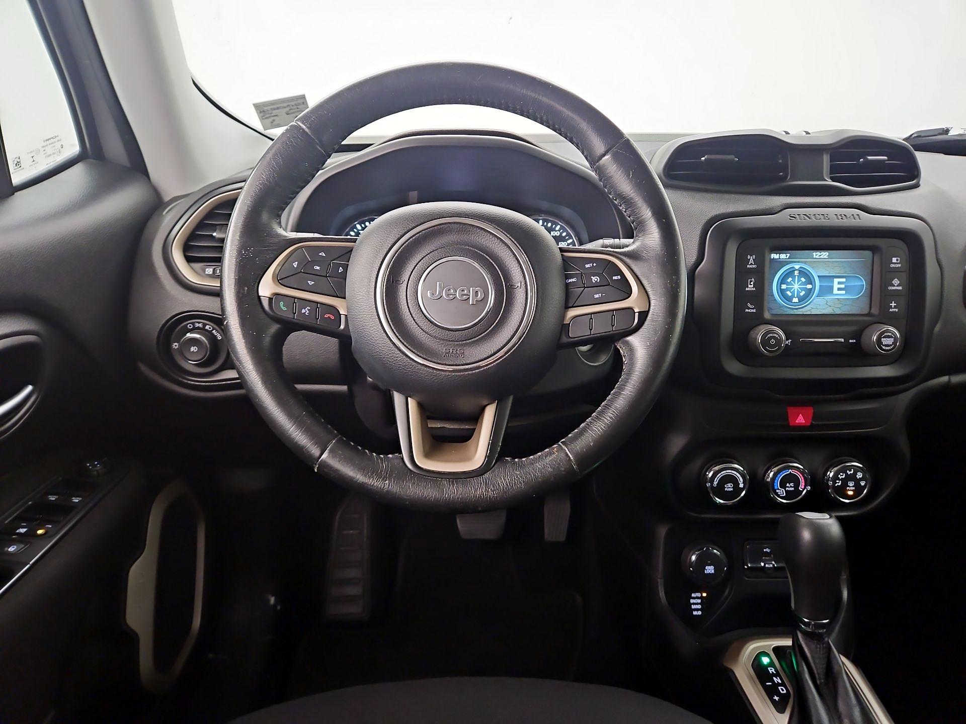 Thumbnail: 2016 Jeep Renegade - 10