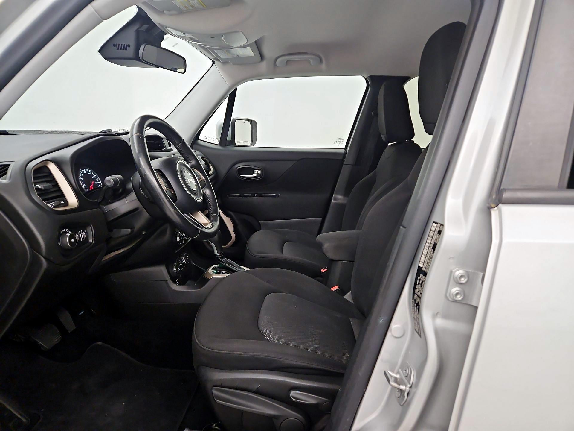 Thumbnail: 2016 Jeep Renegade - 11