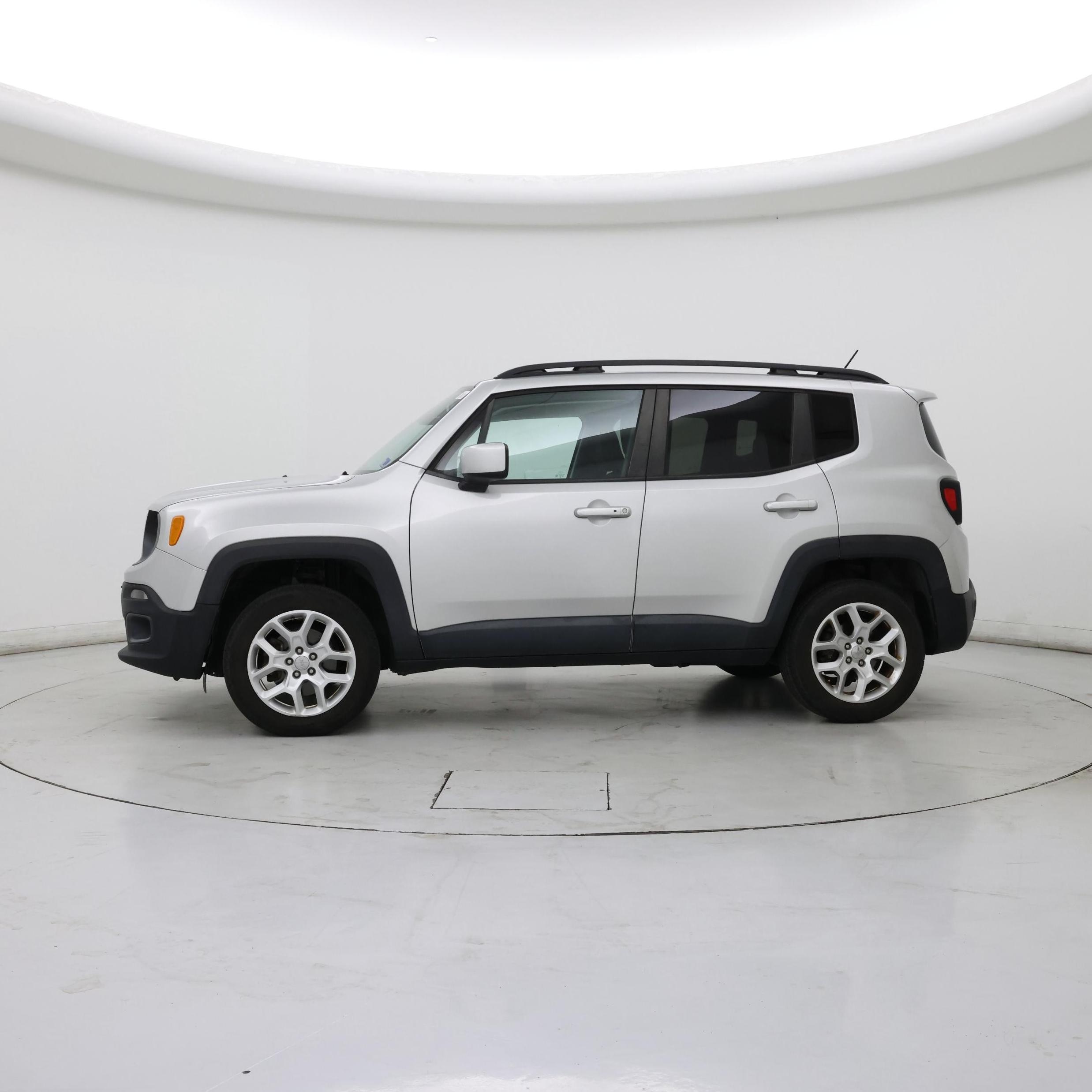 Thumbnail: 2016 Jeep Renegade - 3
