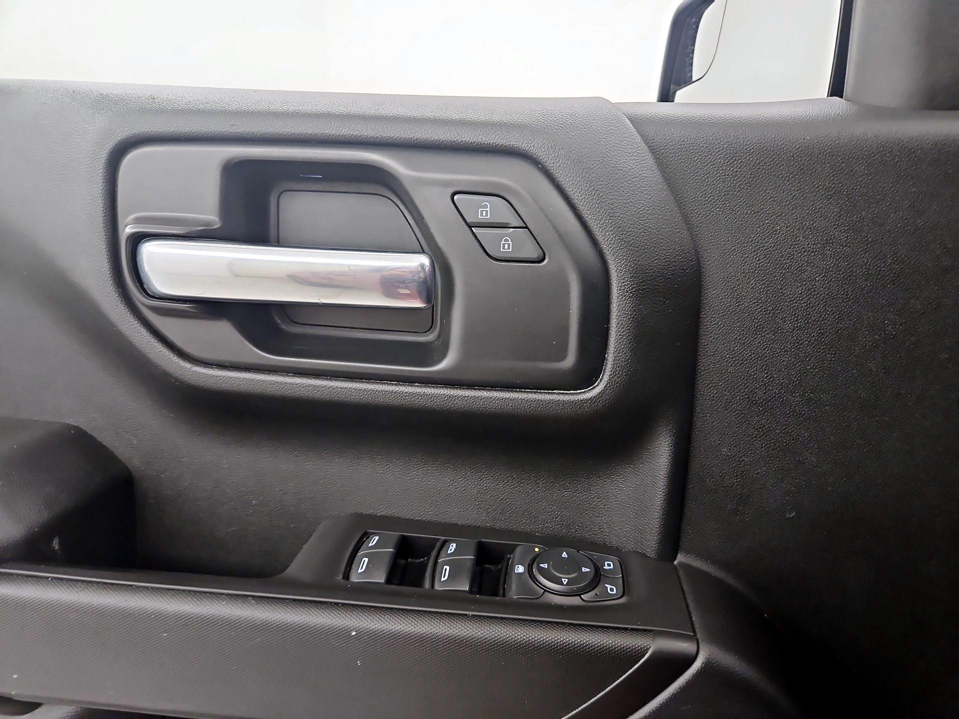 Thumbnail: 2020 Chevrolet Silverado 1500 - 12