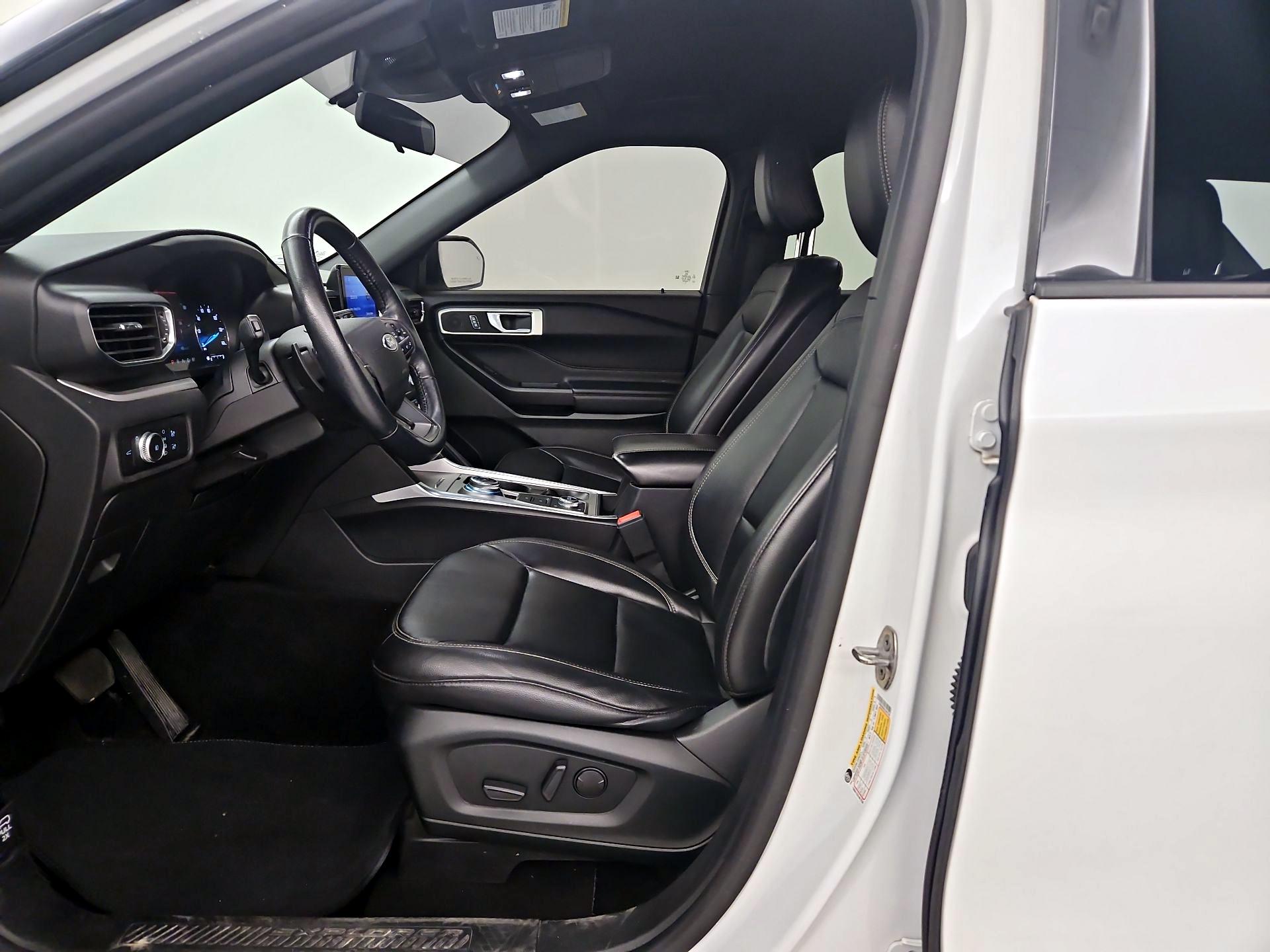 Thumbnail: 2020 Ford Explorer - 11