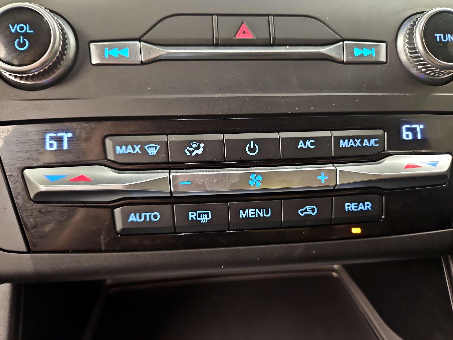 Thumbnail: 2020 Ford Explorer - 16