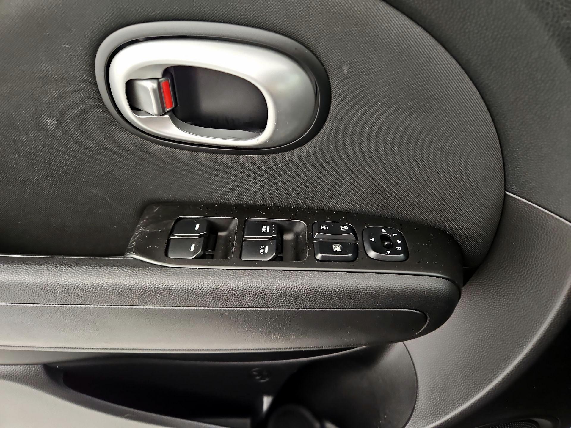 Thumbnail: 2014 Kia Soul - 12