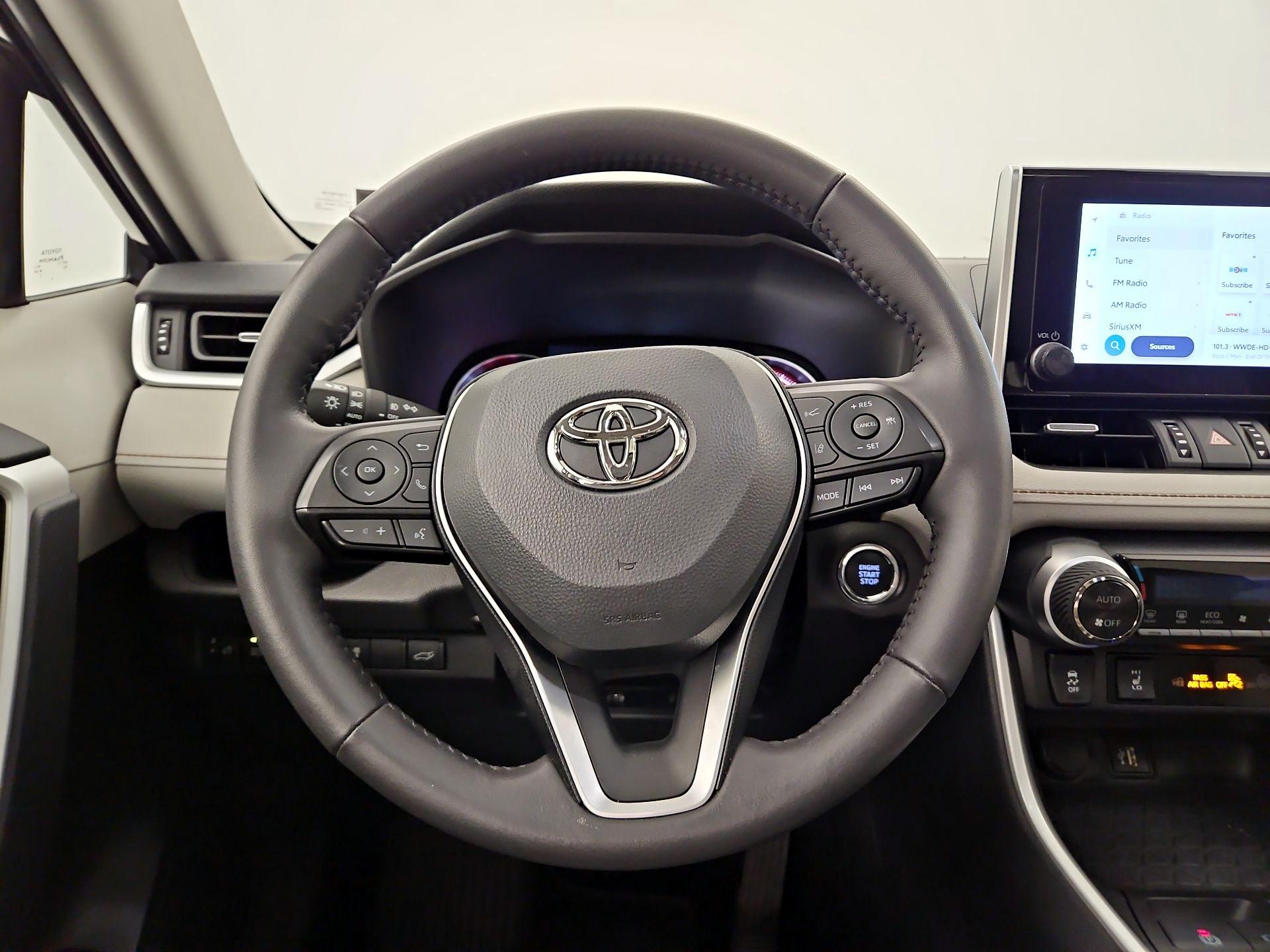 Thumbnail: 2025 Toyota RAV4 - 10