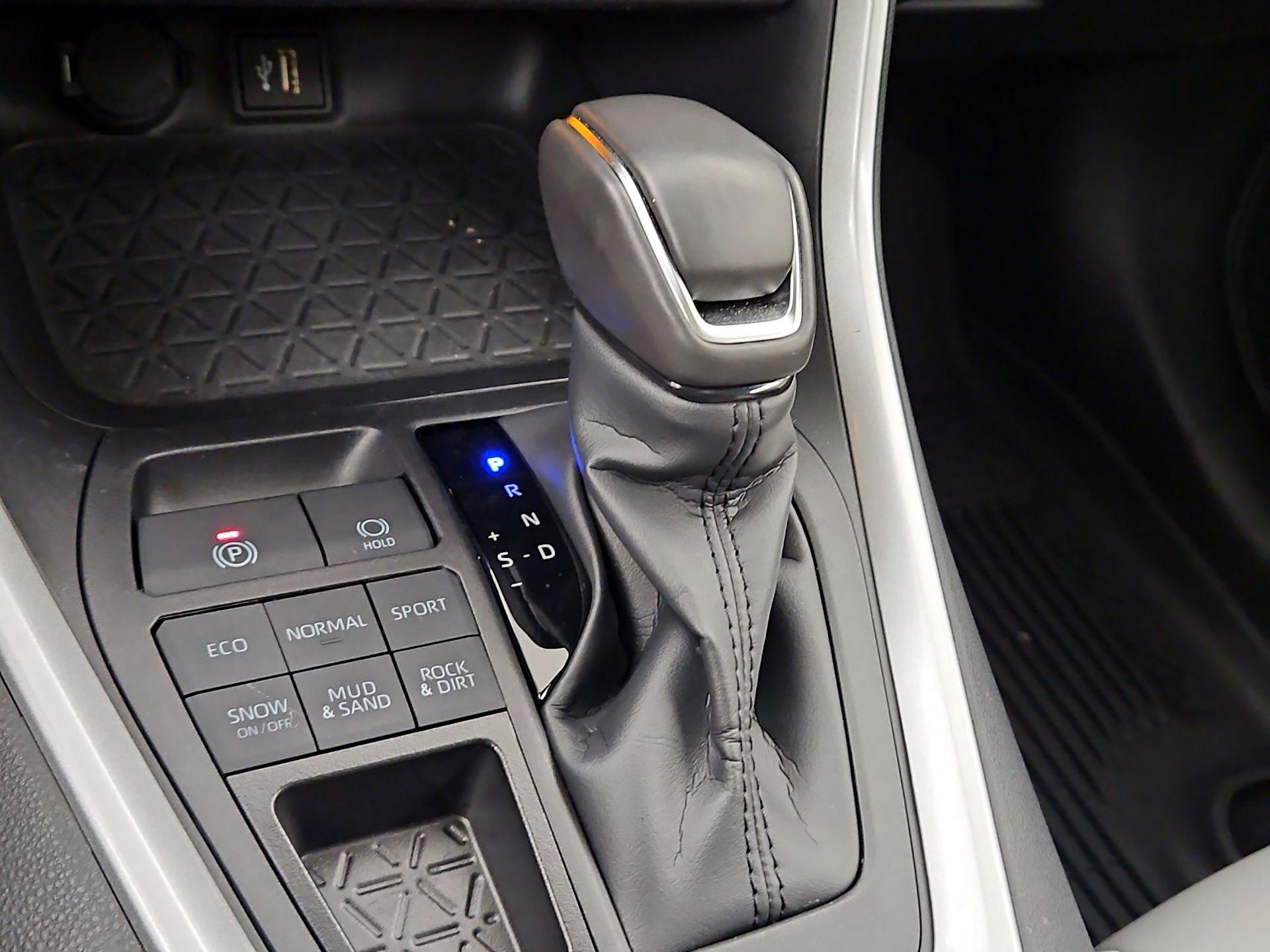 Thumbnail: 2025 Toyota RAV4 - 17