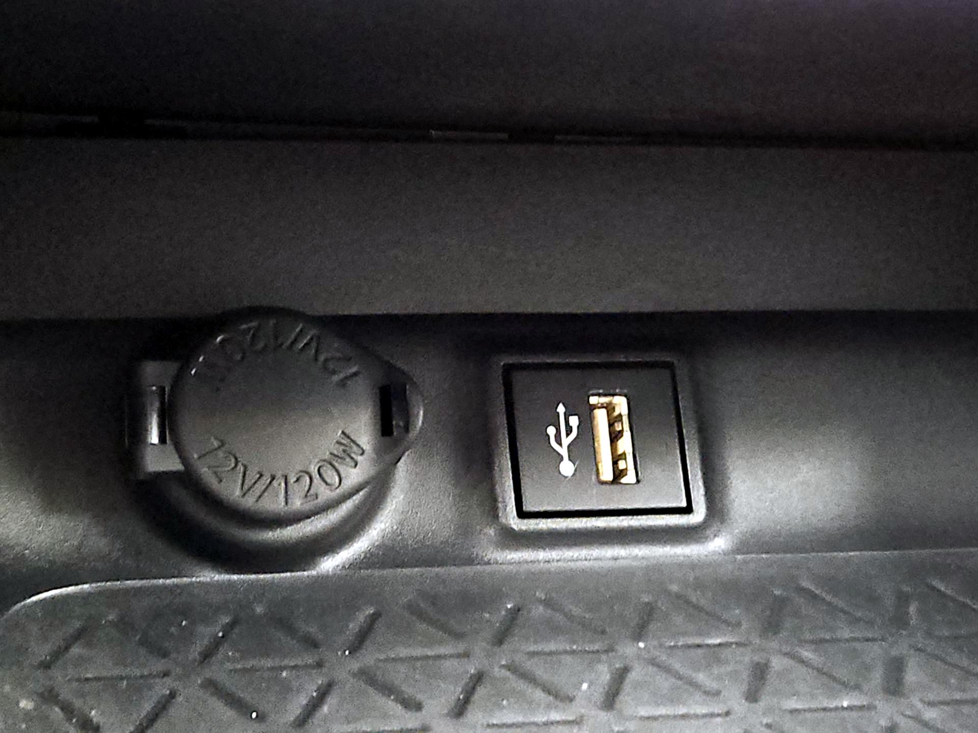 Thumbnail: 2025 Toyota RAV4 - 18