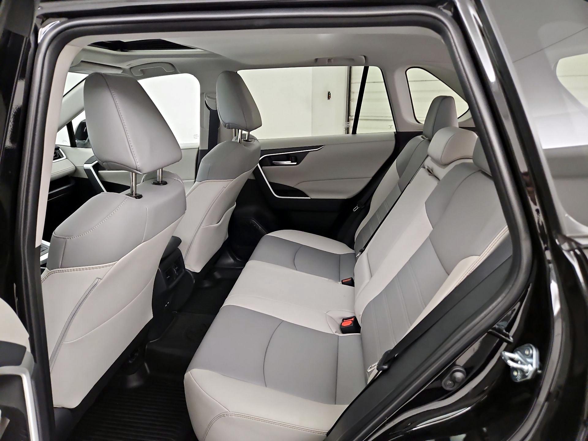 Thumbnail: 2025 Toyota RAV4 - 20