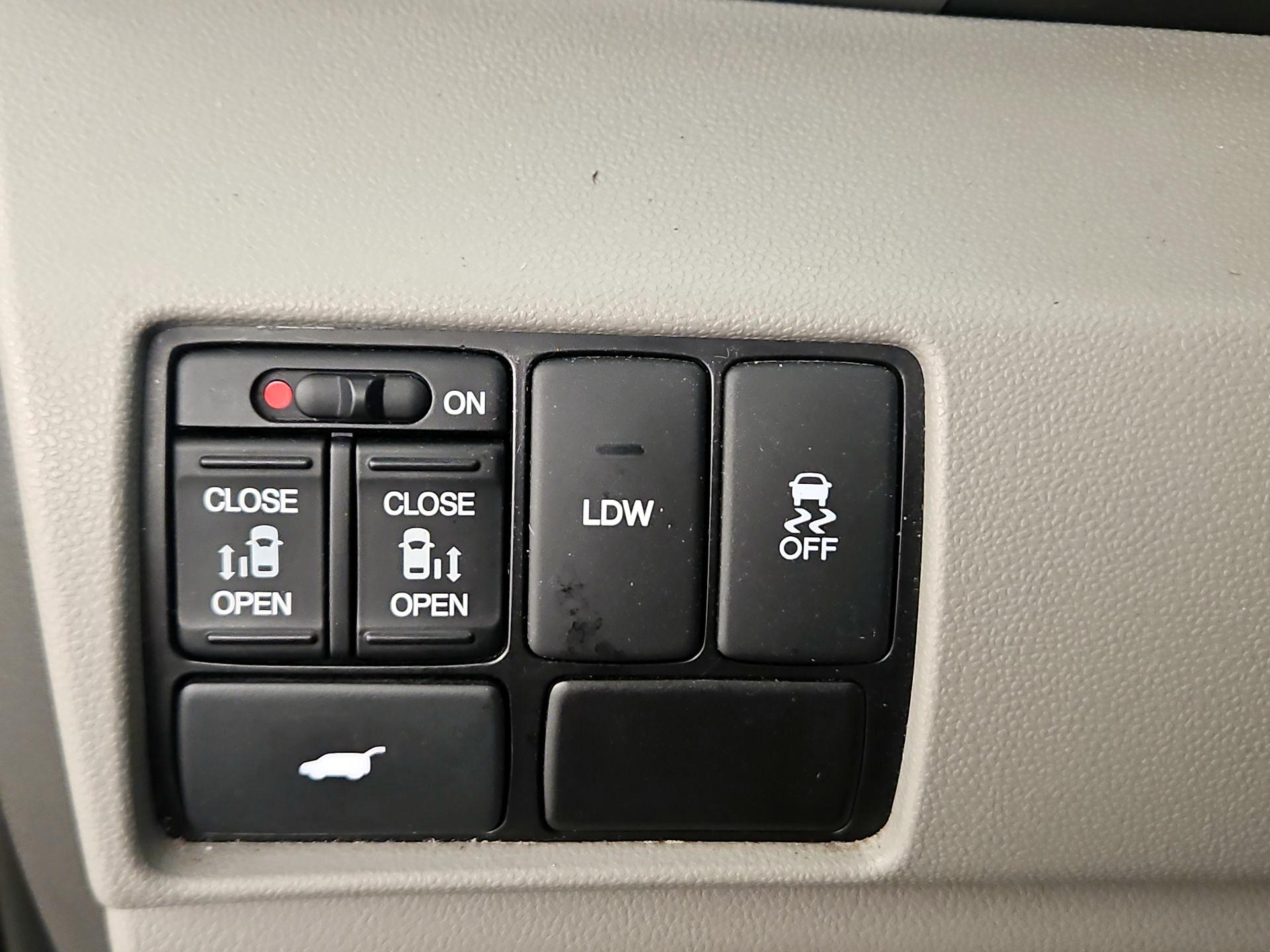 Thumbnail: 2014 Honda Odyssey - 13