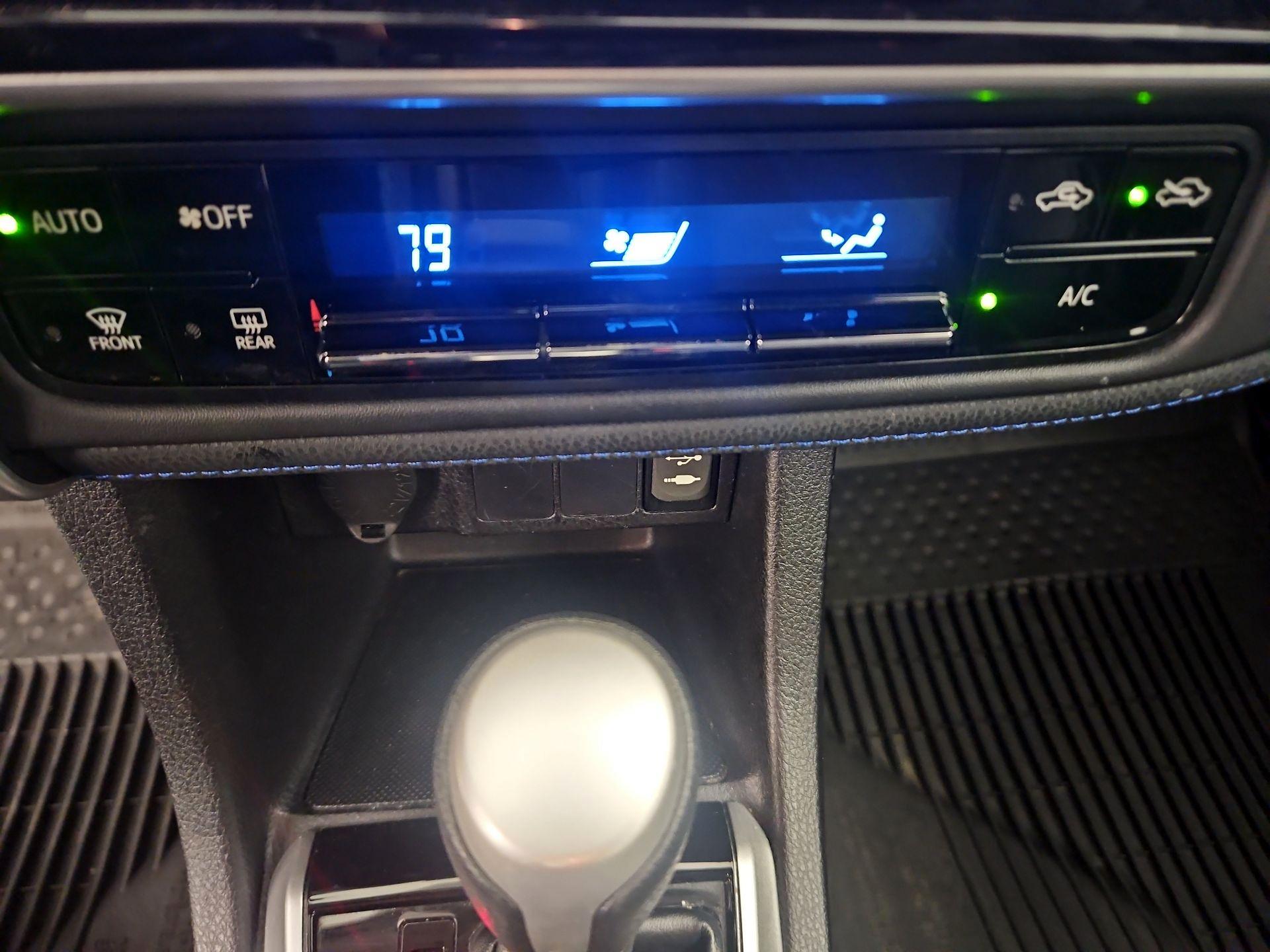 Thumbnail: 2019 Toyota Corolla - 16