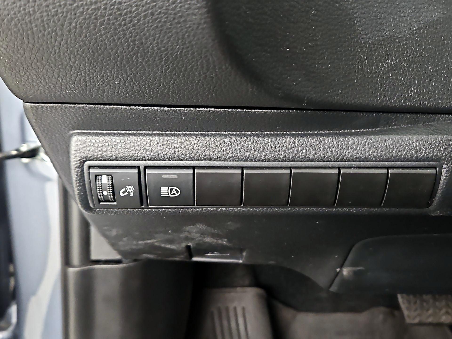 Thumbnail: 2025 Toyota Corolla - 13