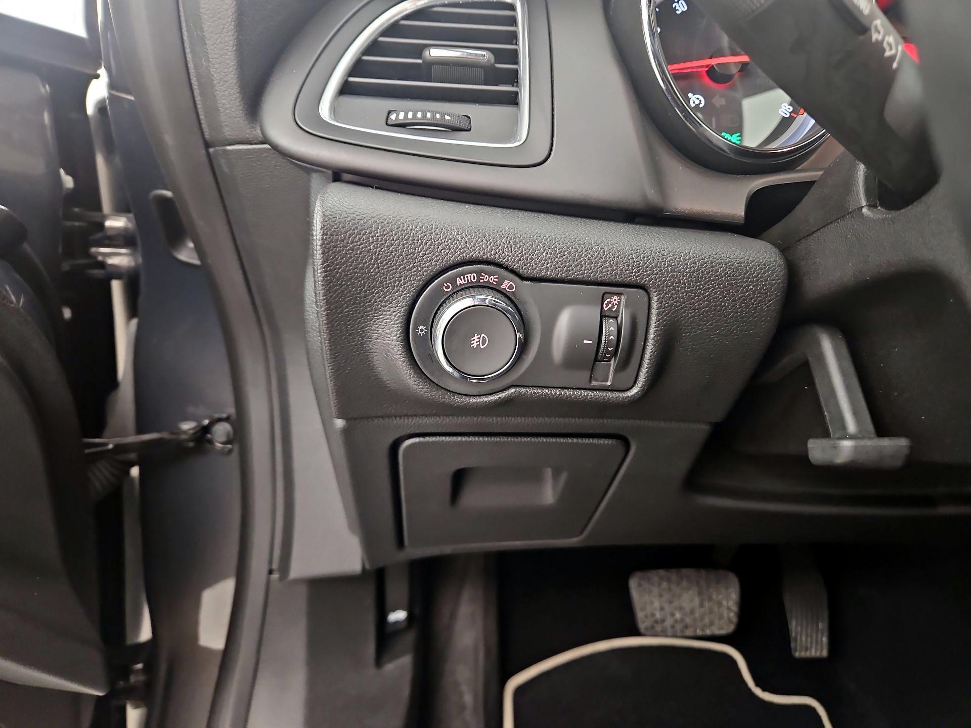 Thumbnail: 2016 Buick Cascada - 13