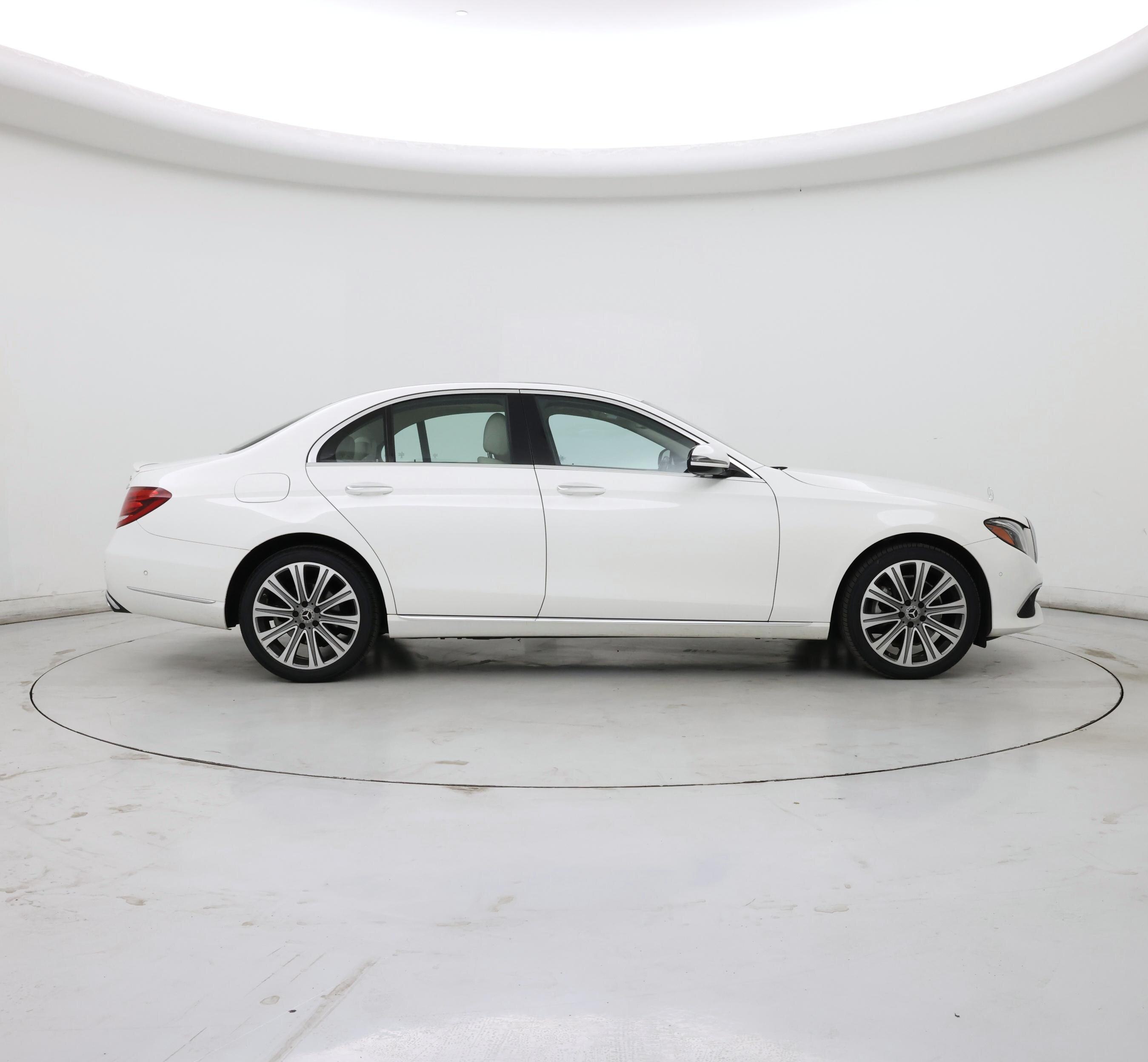 Thumbnail: 2018 Mercedes-Benz E-Class - 7