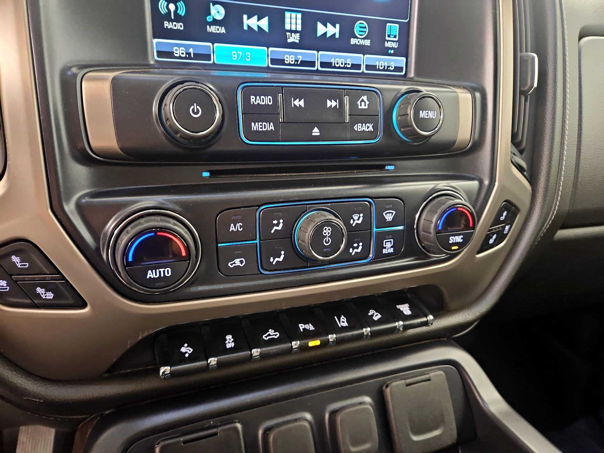 Thumbnail: 2019 GMC Sierra 3500 - 16