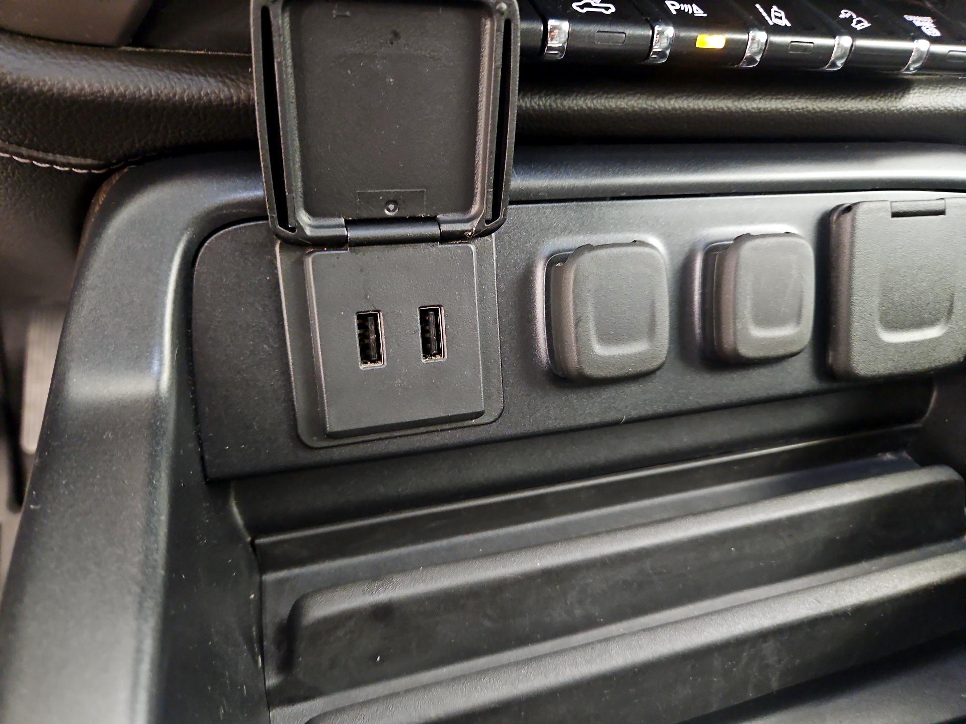 Thumbnail: 2019 GMC Sierra 3500 - 18